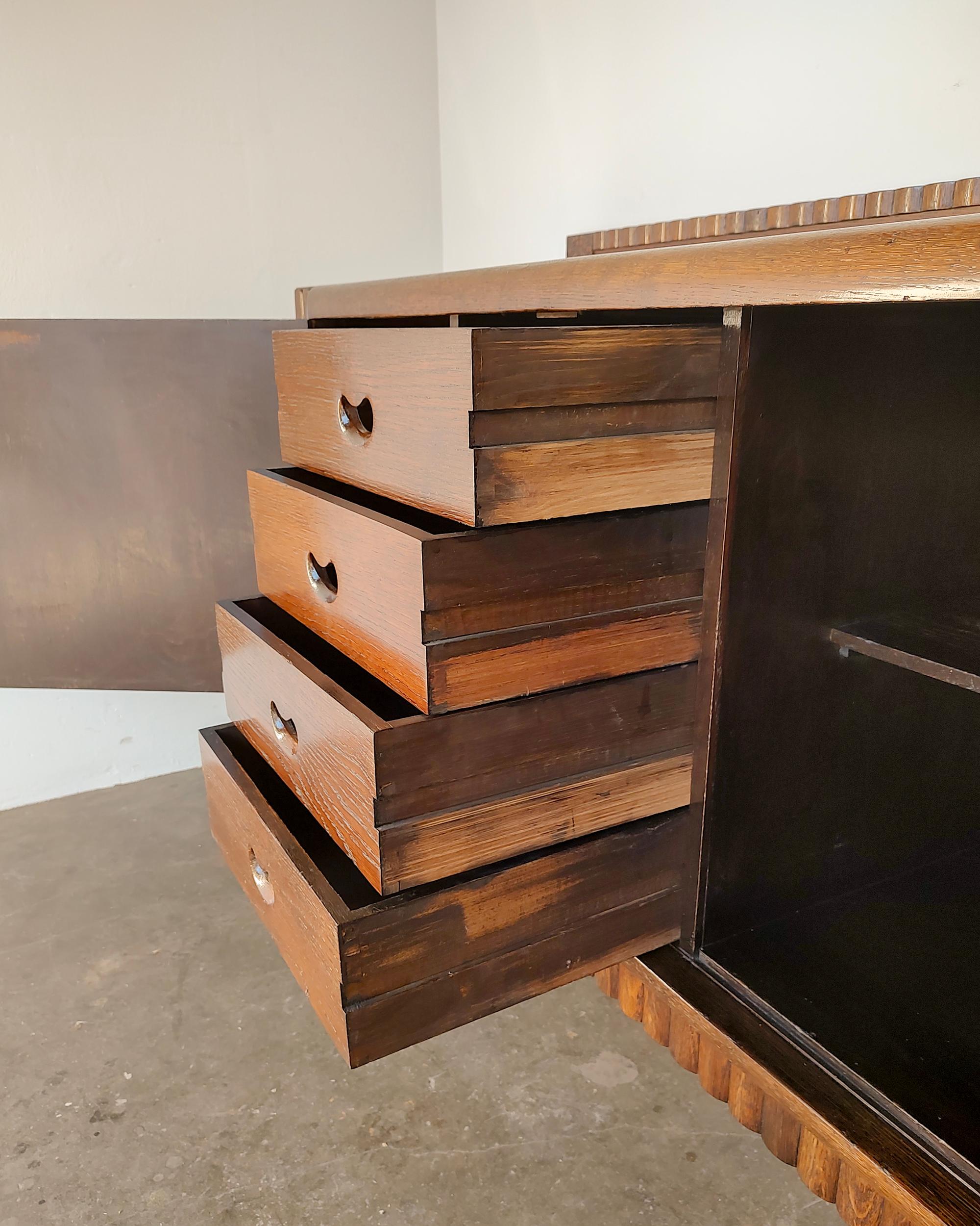 1930s Art Deco Tiger Oak Wood Buffet Cabinet Antique For Sale 8