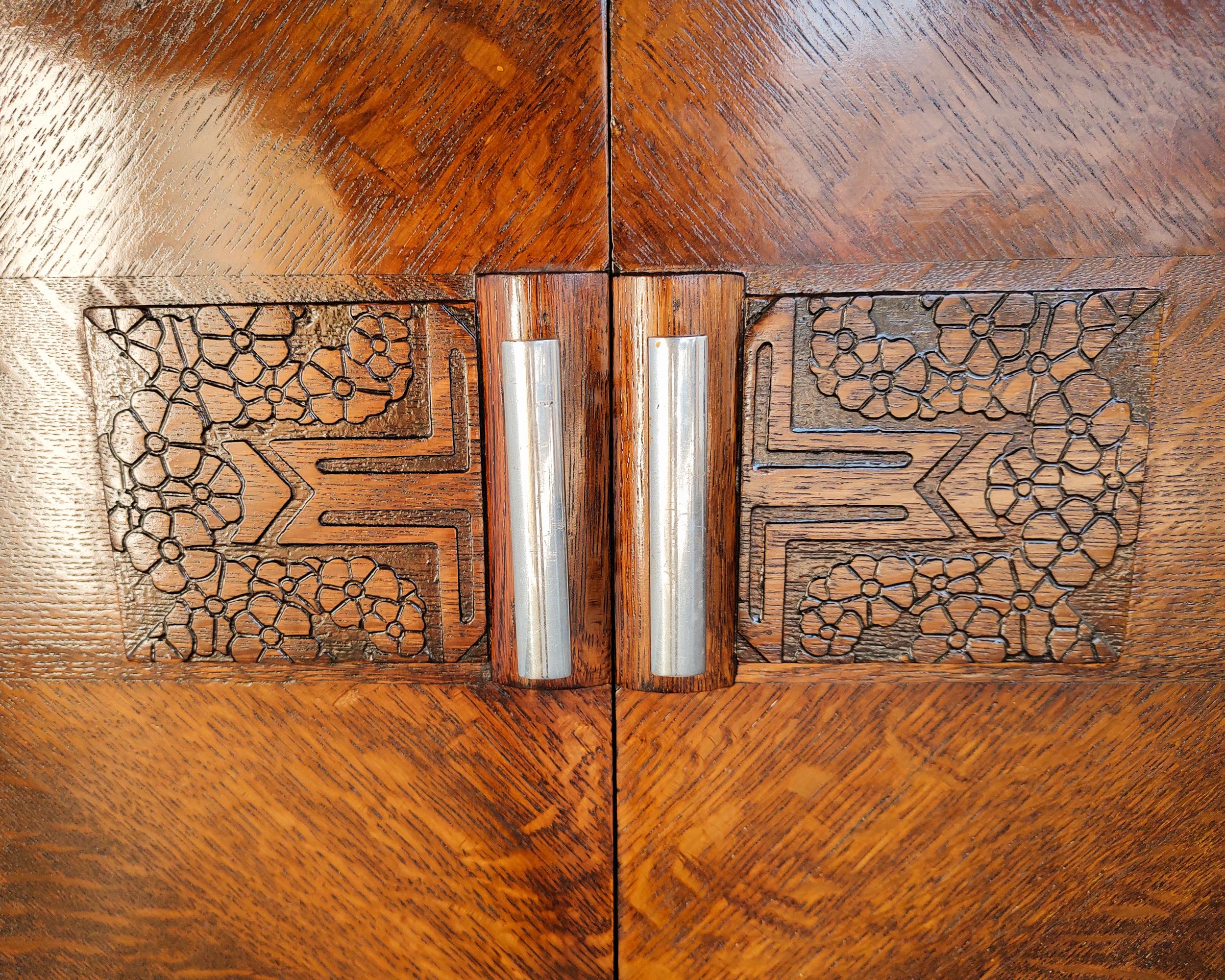 1930s Art Deco Tiger Oak Wood Buffet Cabinet Antique For Sale 2