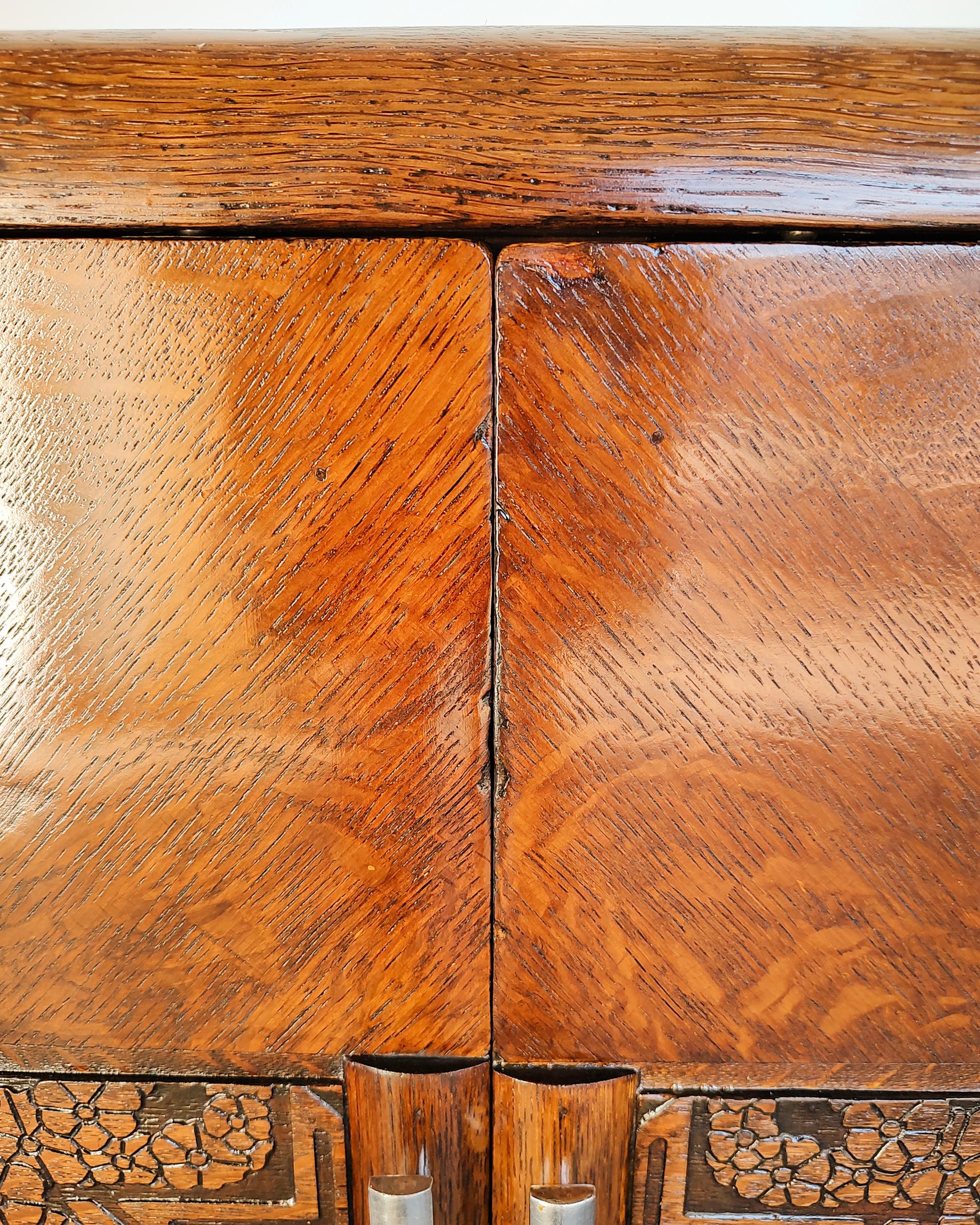 1930s Art Deco Tiger Oak Wood Buffet Cabinet Antique For Sale 3