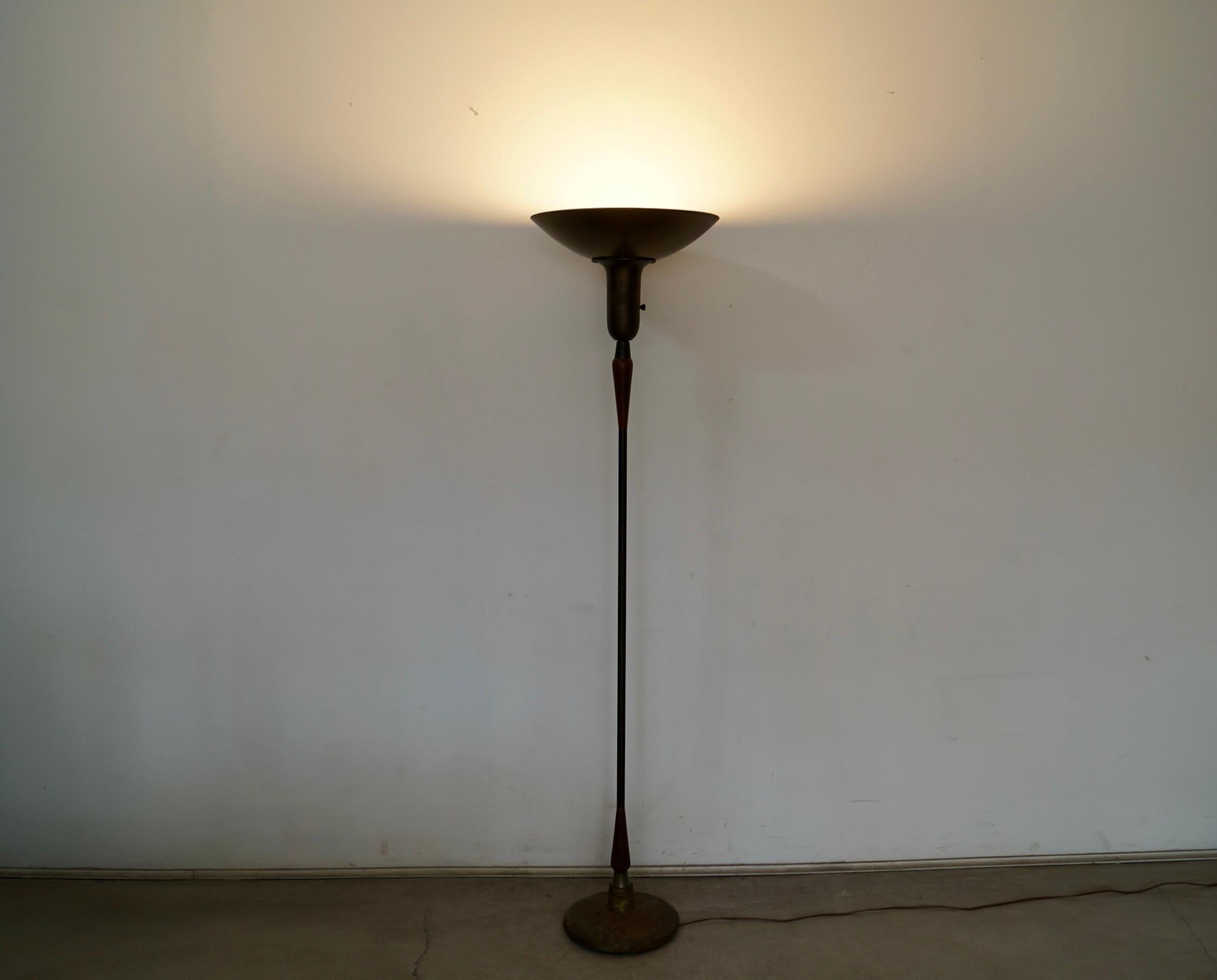 1930's Art Deco Torchiere Walnut & Brass Floor Lamp For Sale 11