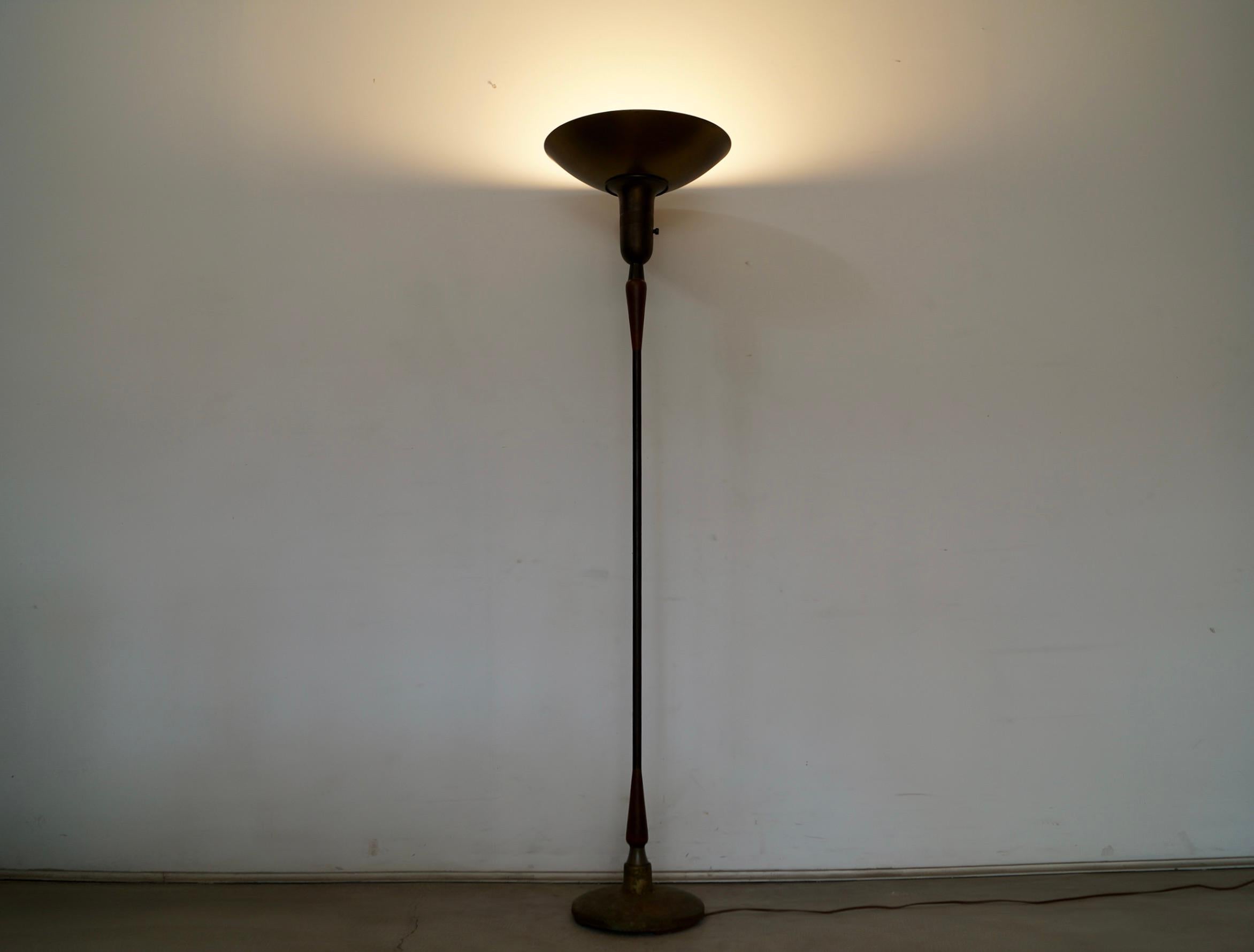 1930's Art Deco Torchiere Walnut & Brass Floor Lamp For Sale 12