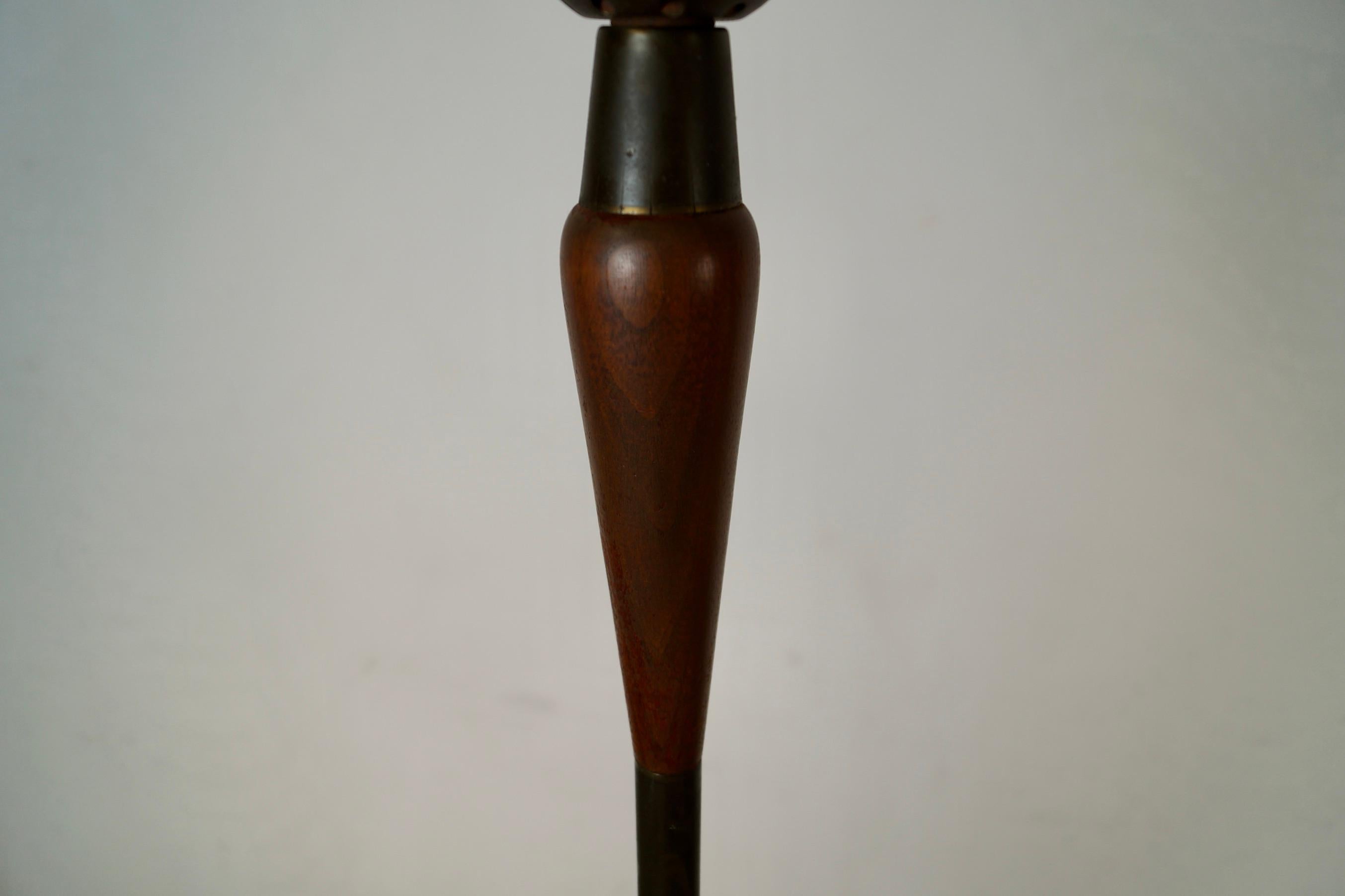 1930's Art Deco Torchiere Walnut & Brass Floor Lamp For Sale 3