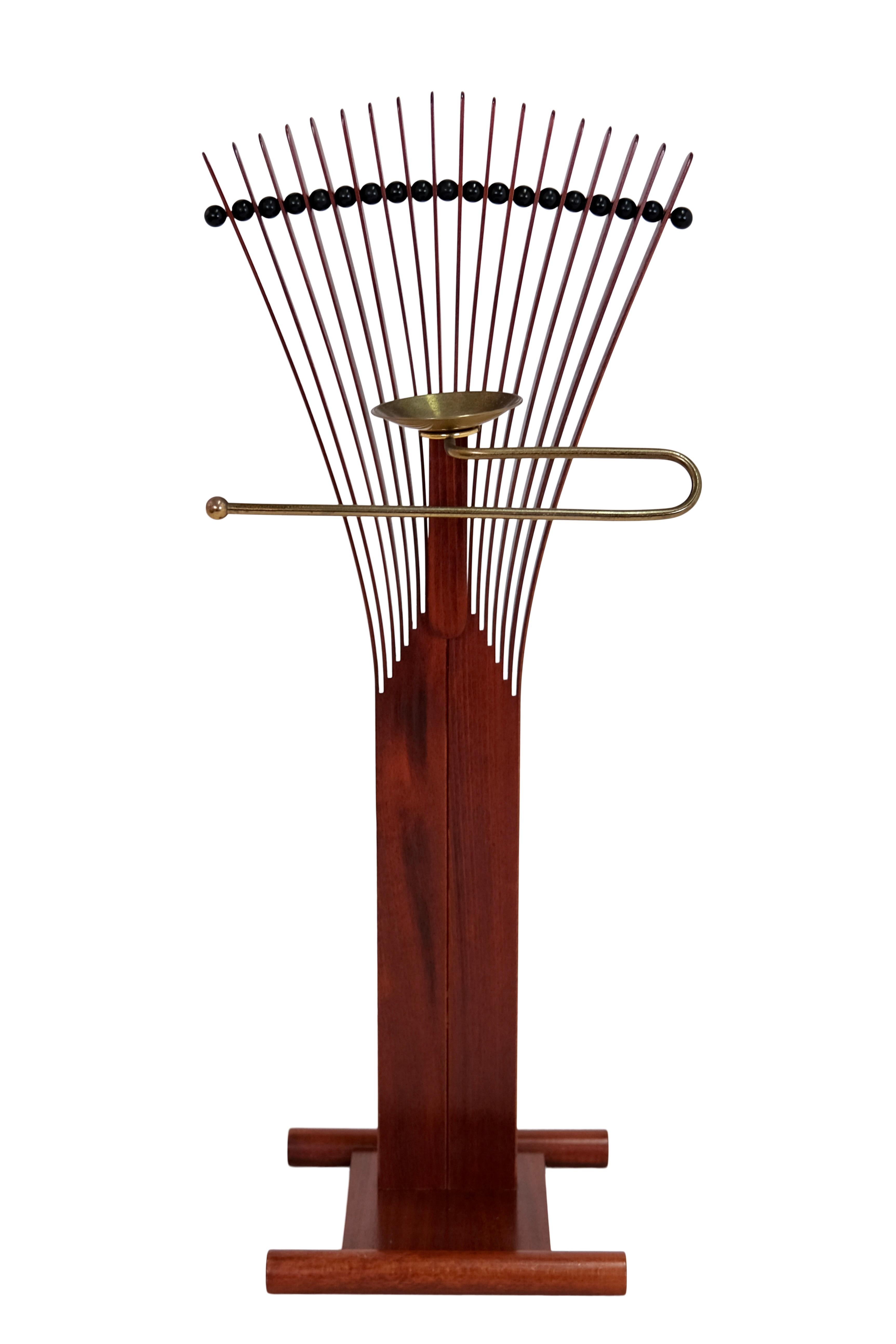 1930s Art Deco Valet of Chamber in Mahogany with Hammered Brass In Good Condition For Sale In Ulm, DE