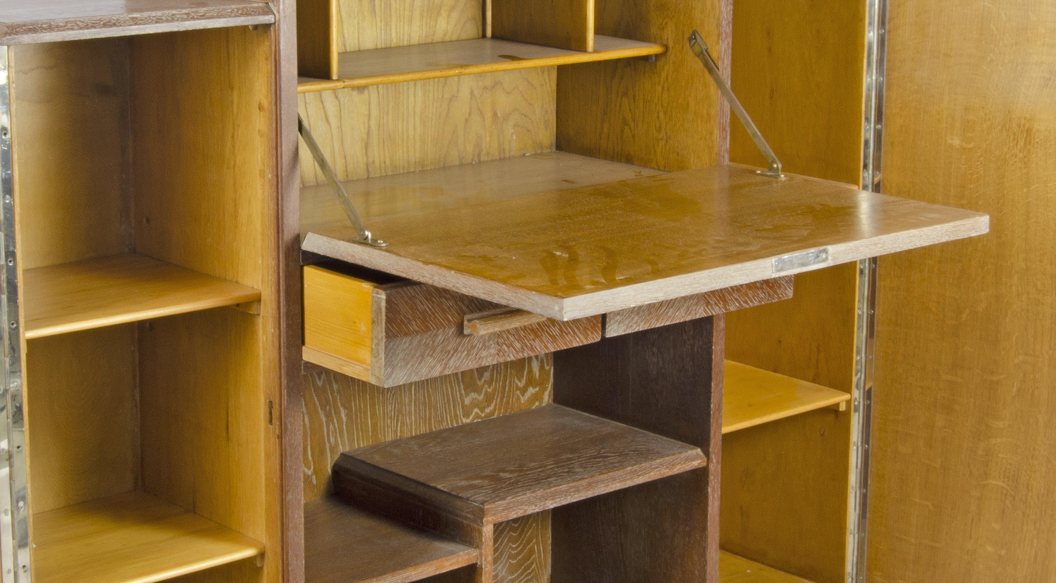 Secreter de madera chapada Art Déco de los años 30, estilo Jacques Adnet, Francia Metal en venta