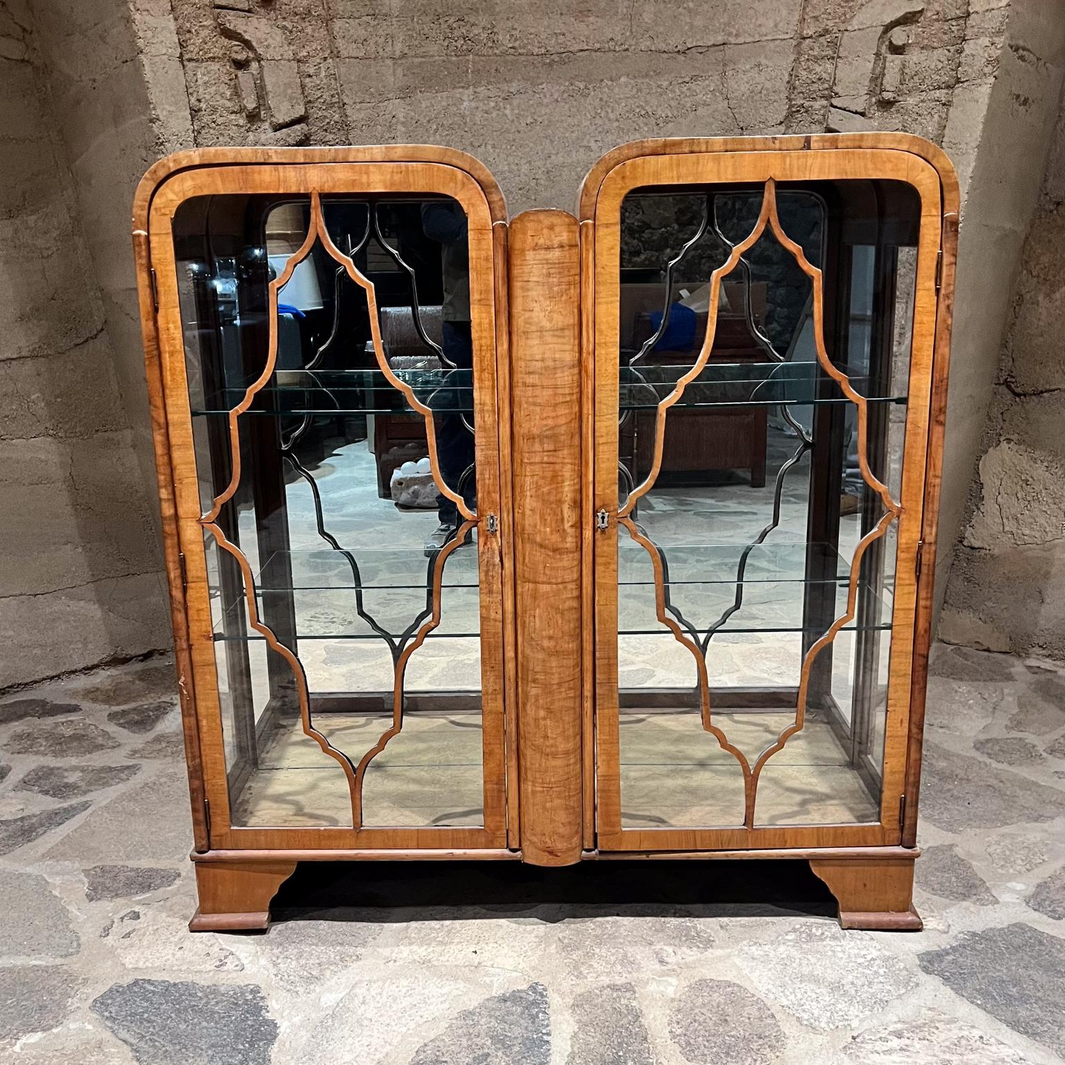 1930er Jahre Art Deco Vitrine Schrank Display skulpturale exotischen Holz im Angebot 6
