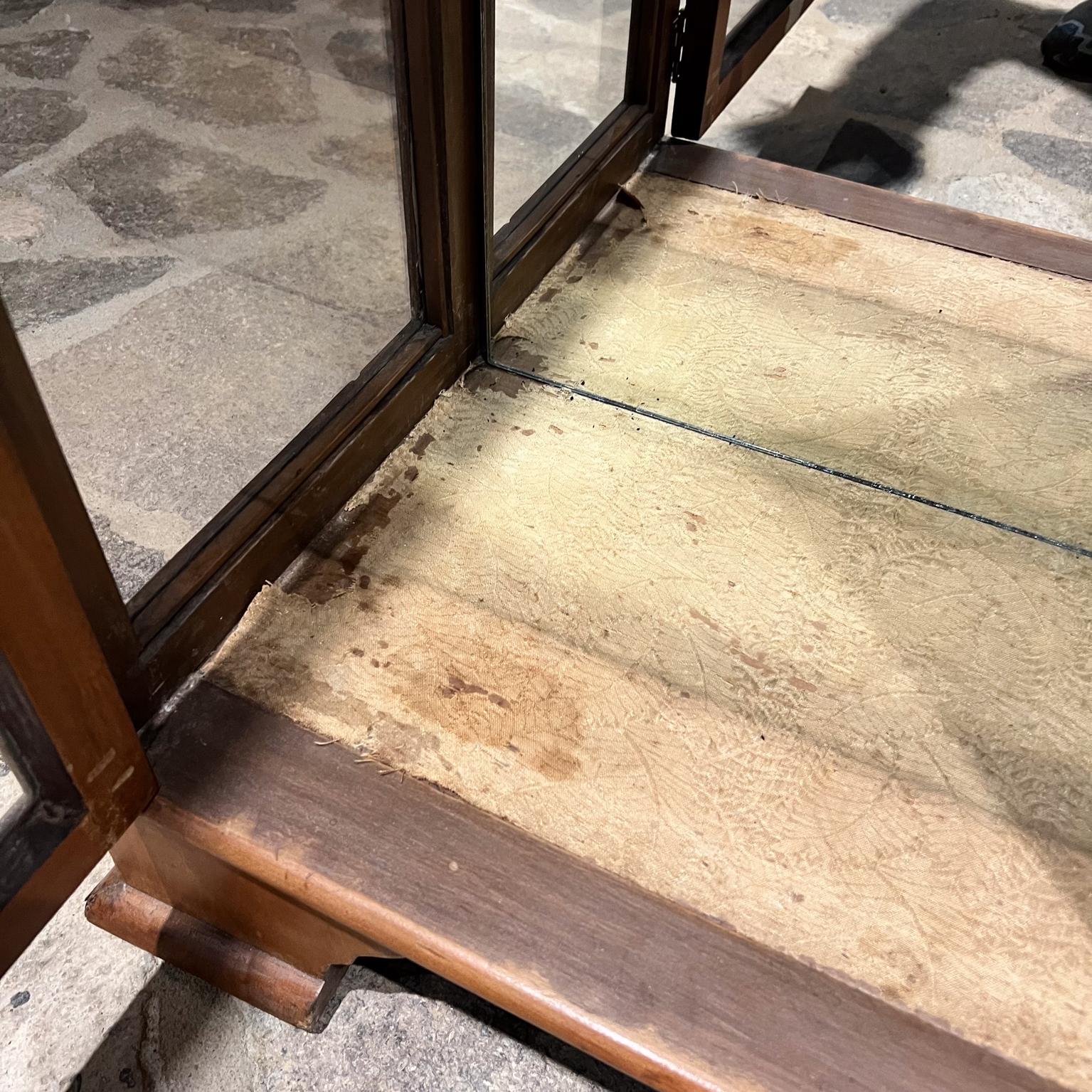 1930er Jahre Art Deco Vitrine Schrank Display skulpturale exotischen Holz im Angebot 11