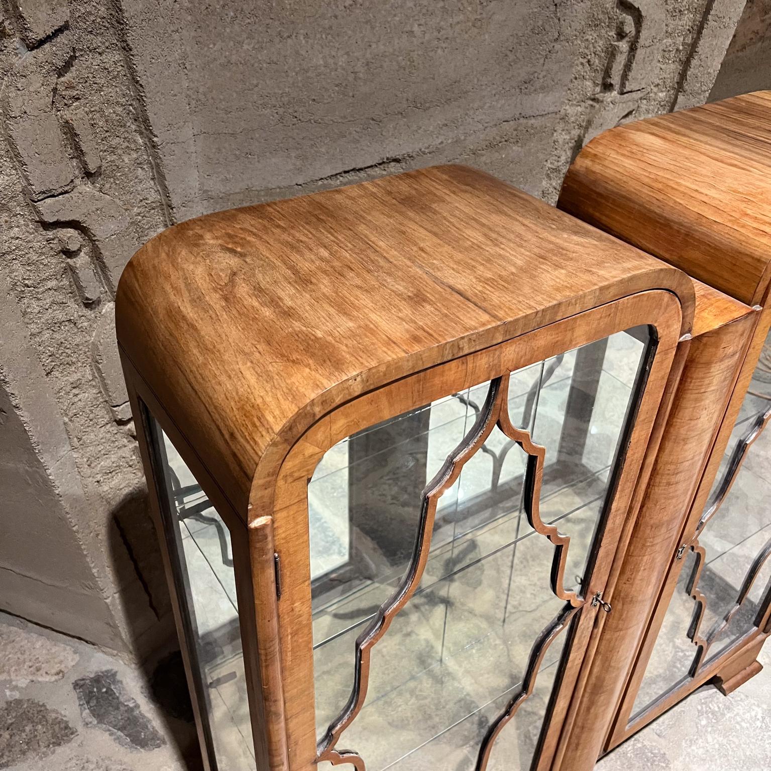 1930er Jahre Art Deco Vitrine Schrank Display skulpturale exotischen Holz im Angebot 13