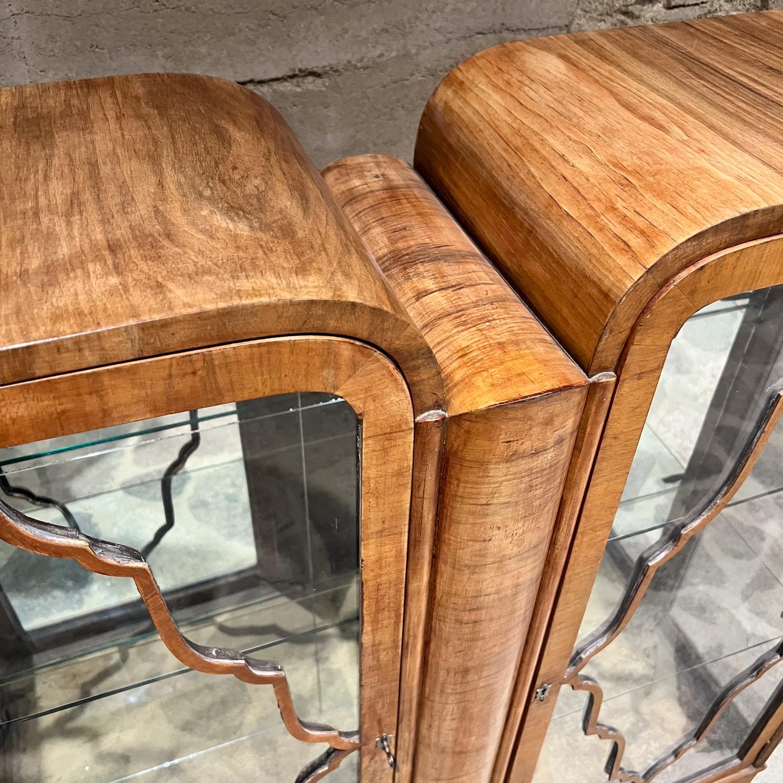 1930er Jahre Art Deco Vitrine Schrank Display skulpturale exotischen Holz im Angebot 2