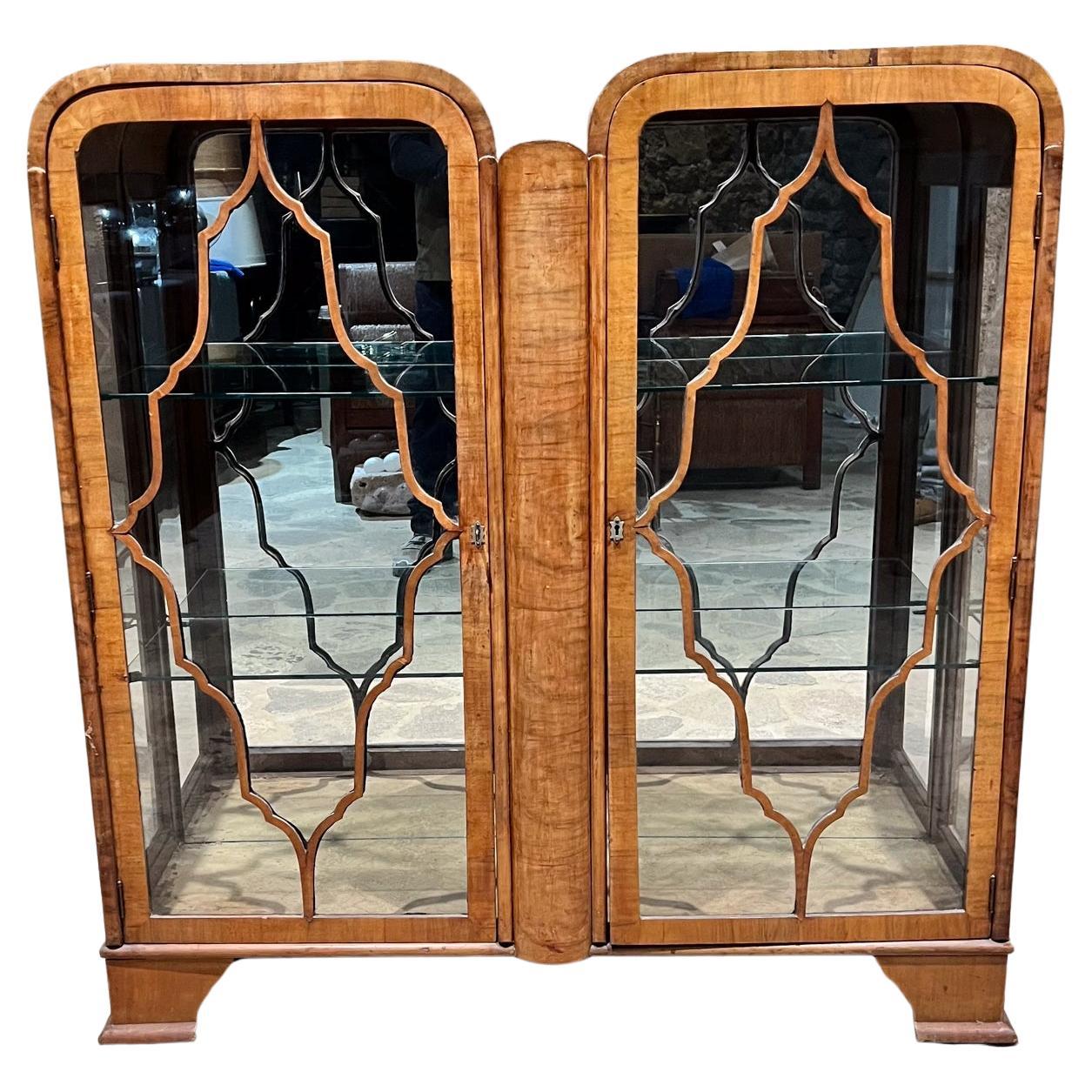 1930er Jahre Art Deco Vitrine Schrank Display skulpturale exotischen Holz im Angebot