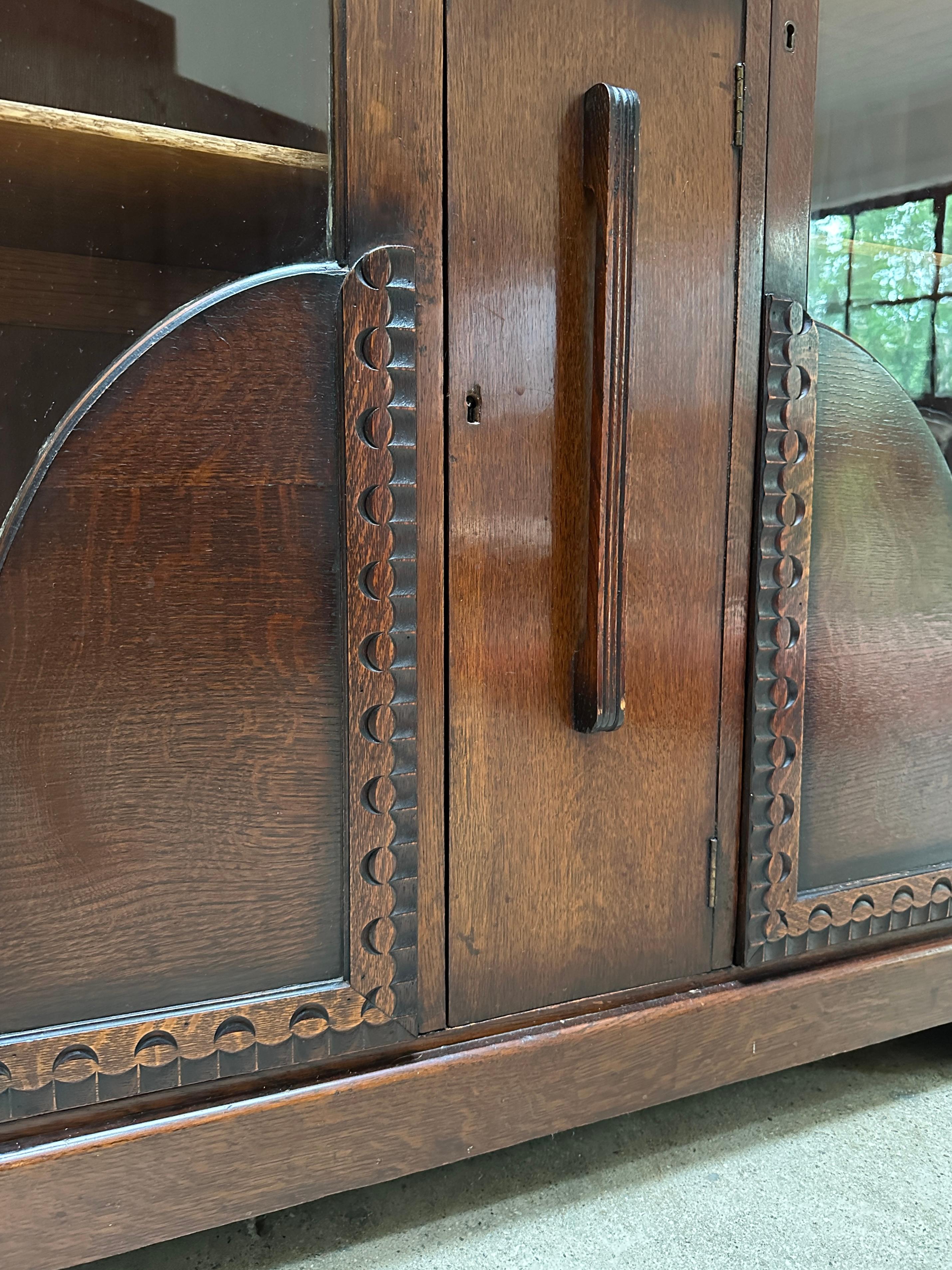 1930s art deco vitrine cabinet In Good Condition In Asheville, NC