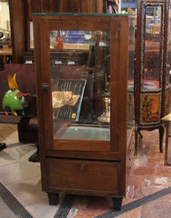 1930s Art Deco Walnut Four Sided Glass Show Case or Display Case