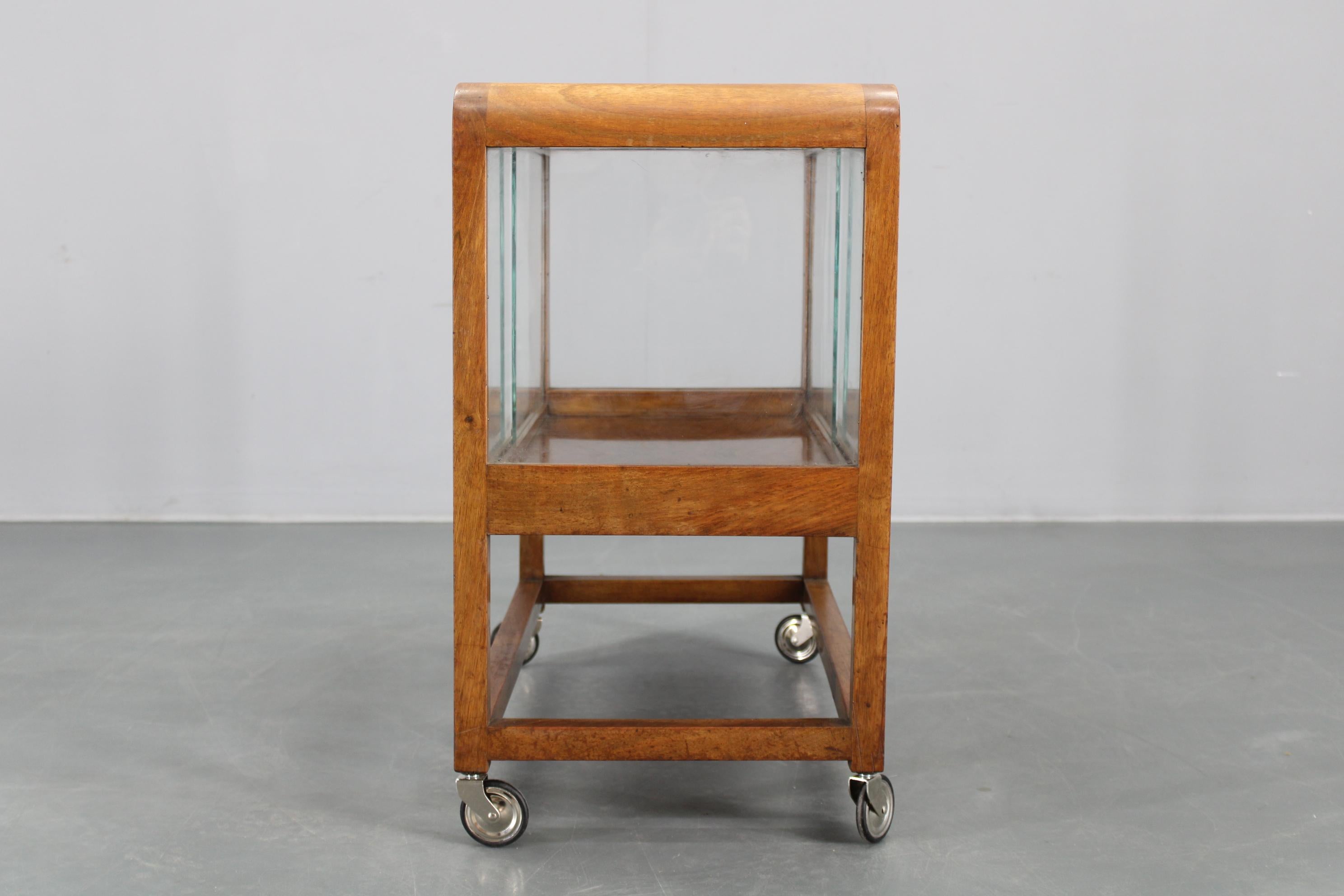 Carrello da portata in noce Art Deco degli anni '30, Cecoslovacchia in vendita 9