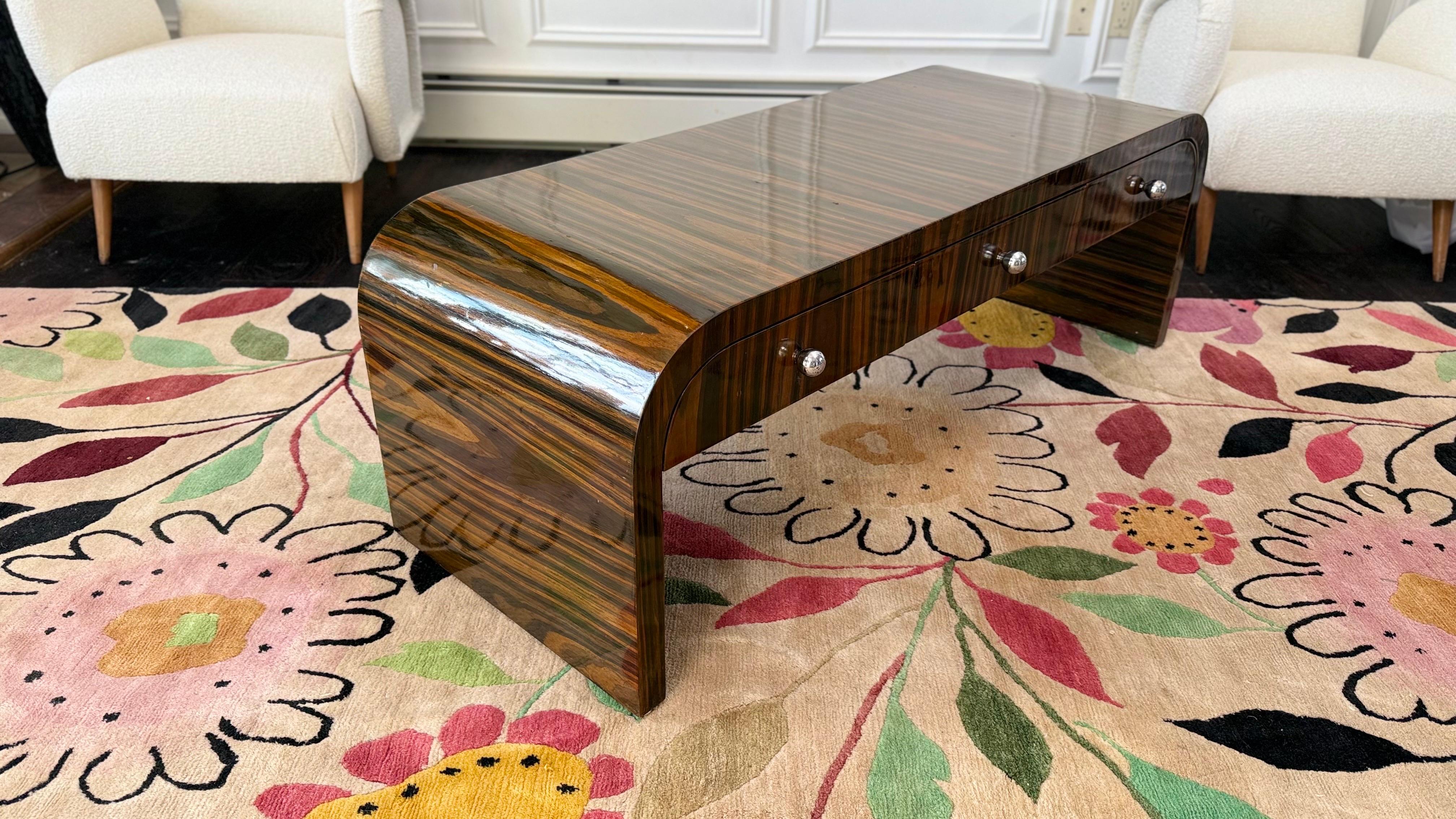 Table basse en palissandre et cascade Art Déco français des années 1930 en vente 3
