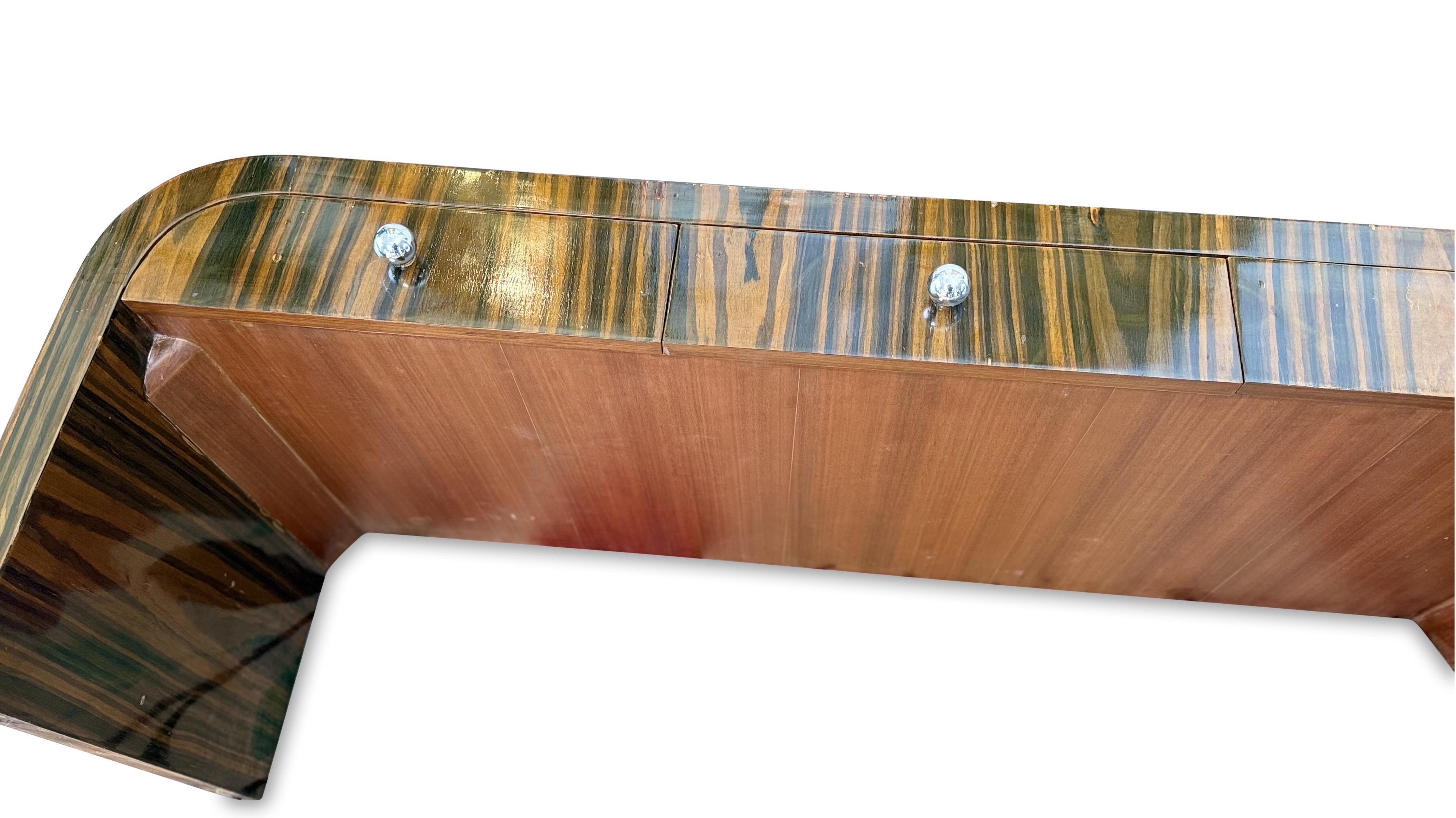 Milieu du XXe siècle Table basse en palissandre et cascade Art Déco français des années 1930 en vente