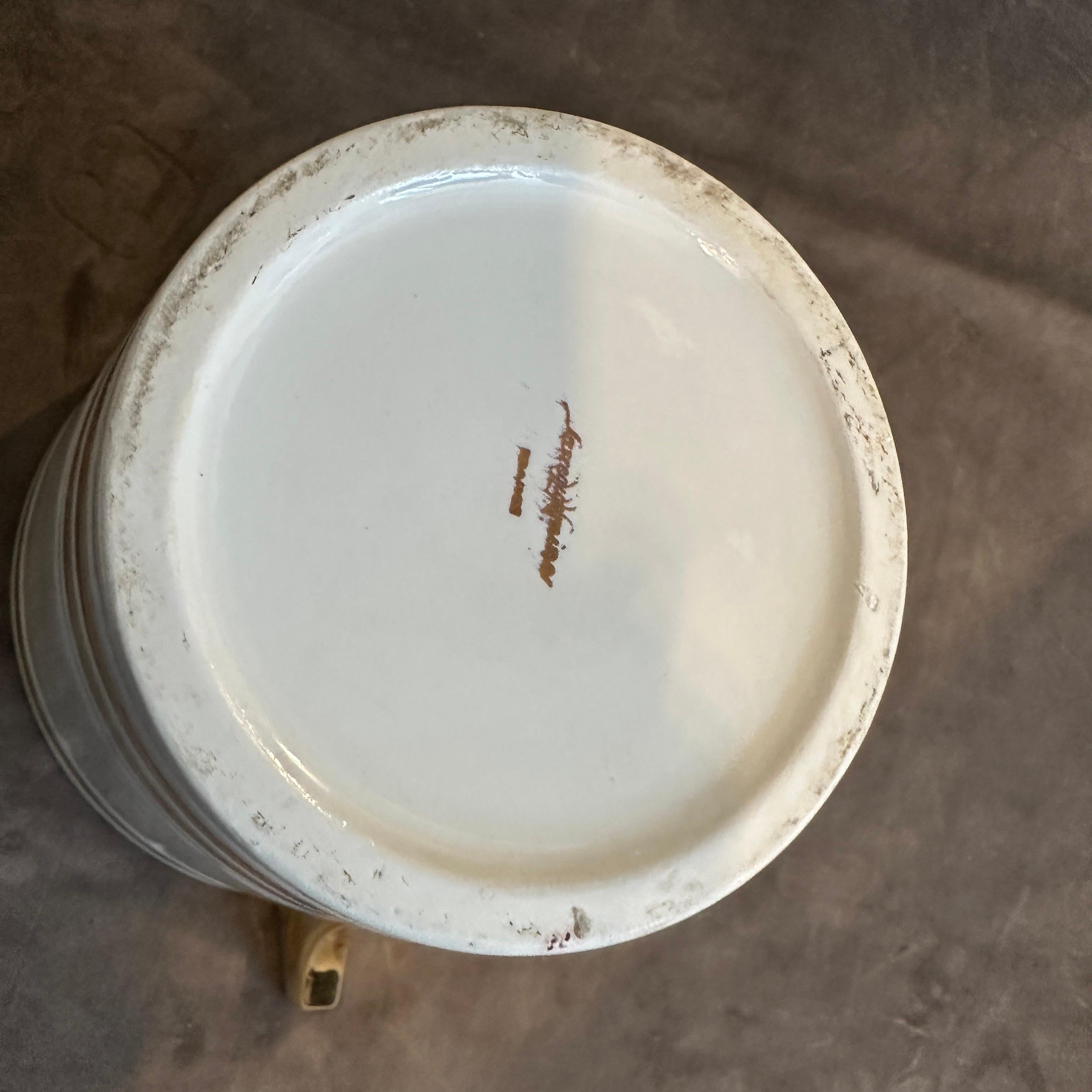 1930 Art Decó Champañera francesa de cerámica blanca y dorada de Sarreguemines Pintado a mano en venta