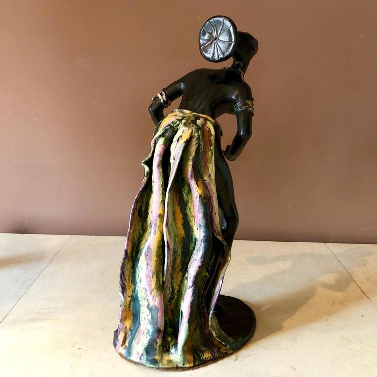 Sculpture de femme Art déco des années 1930 en céramique, fabriquée en France Excellent état - En vente à Milan, IT