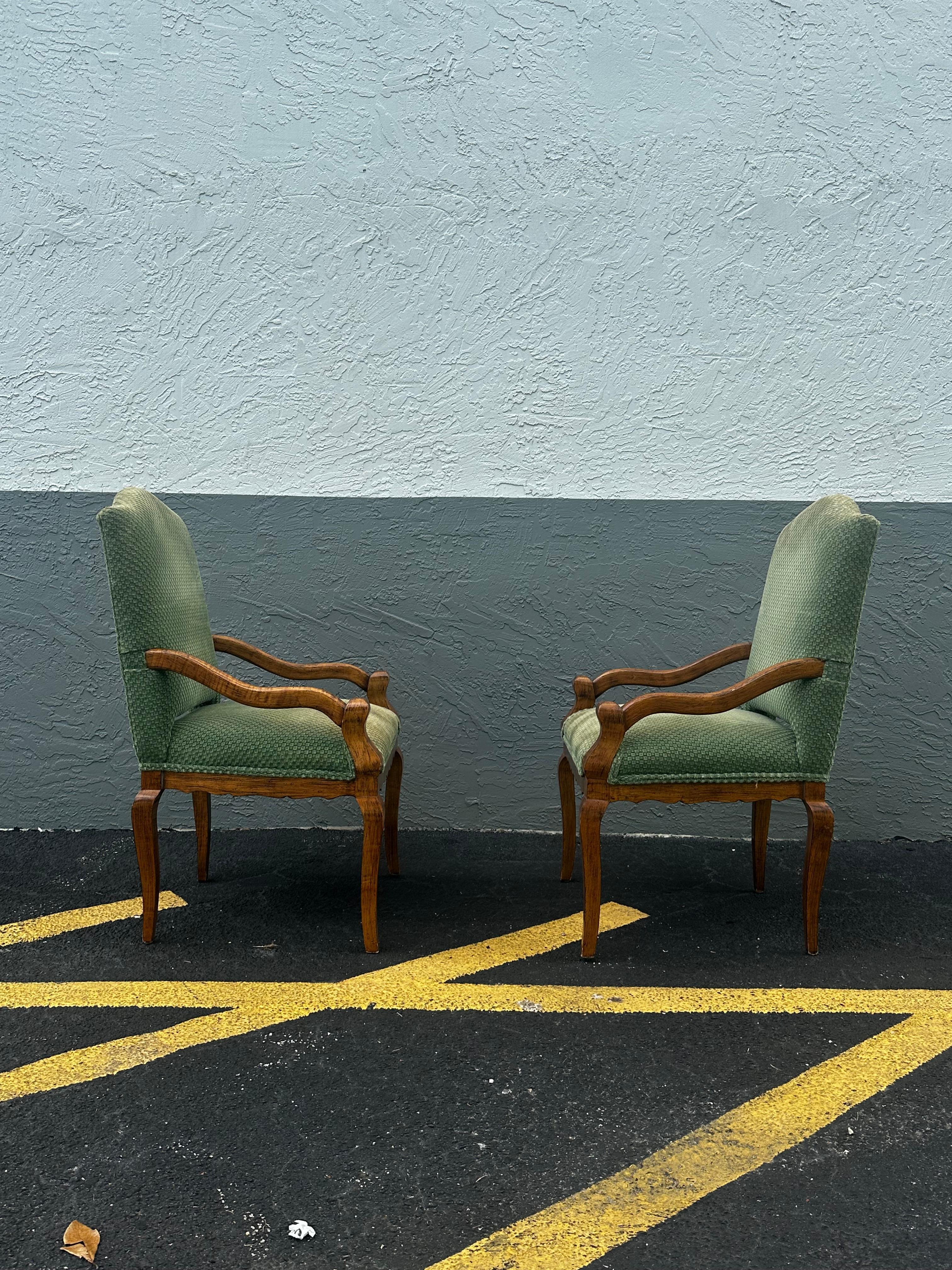 Francese Poltrone smerlate in legno Artful Green, The Artful Green, Set di 2, 1930 in vendita