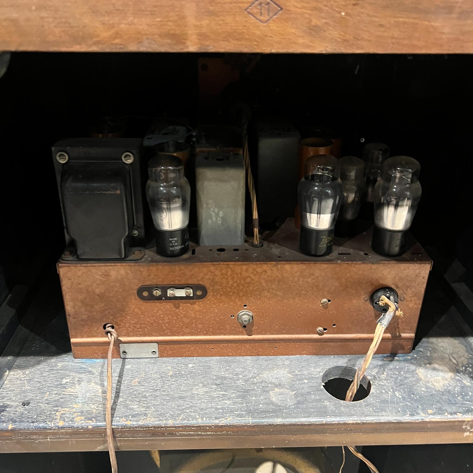 Console Zenith Radio Floor Model Art Déco des années 1930 en vente 6