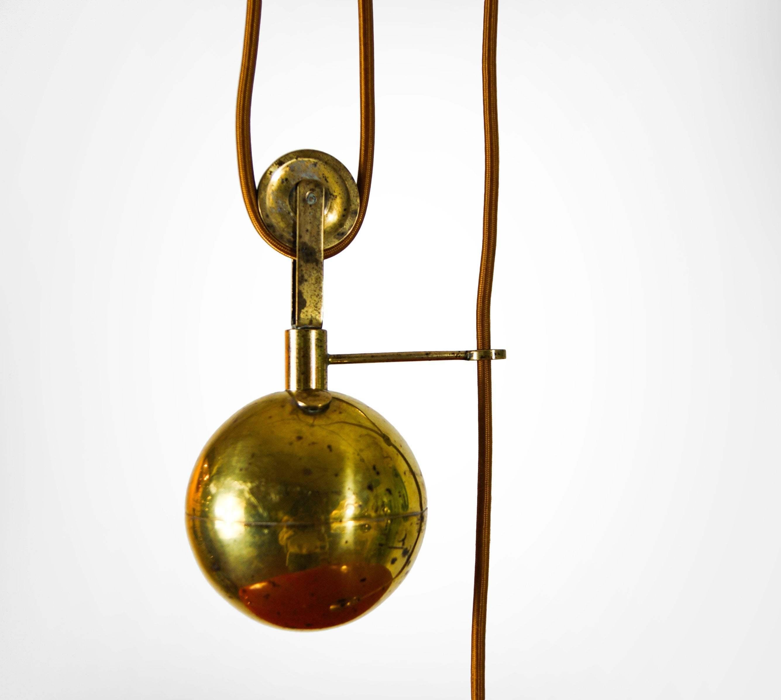 1930s Arteluce Counterbalance Suspension Pendant Lamp Gino Sarfatti Model 2044 In Good Condition In Torquay, GB