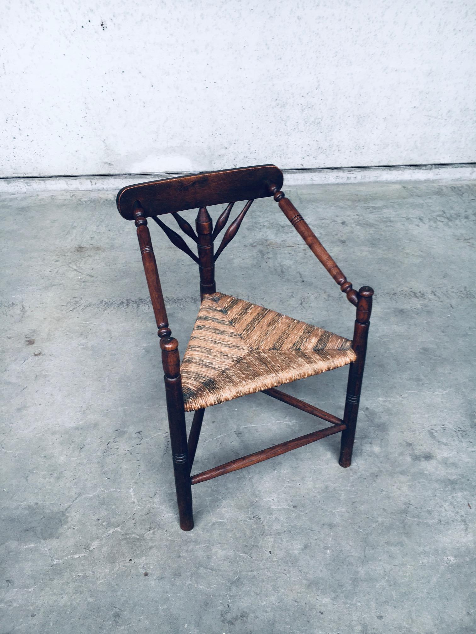 1930's Artisan Made Monk Model Three legged Side Chair In Good Condition For Sale In Oud-Turnhout, VAN