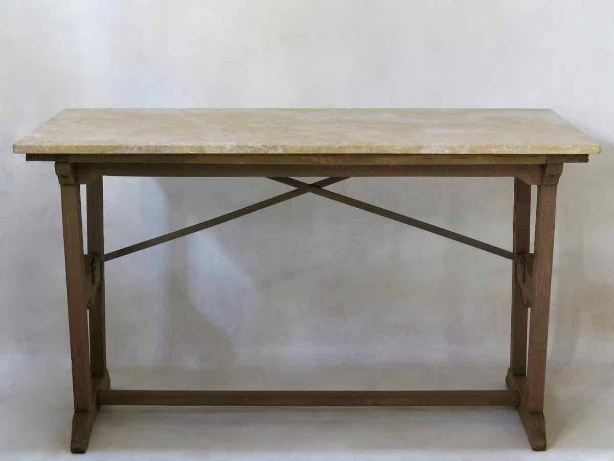 Français Table de bar Arts & Crafts des années 1930 avec plateau en marbre de France en vente