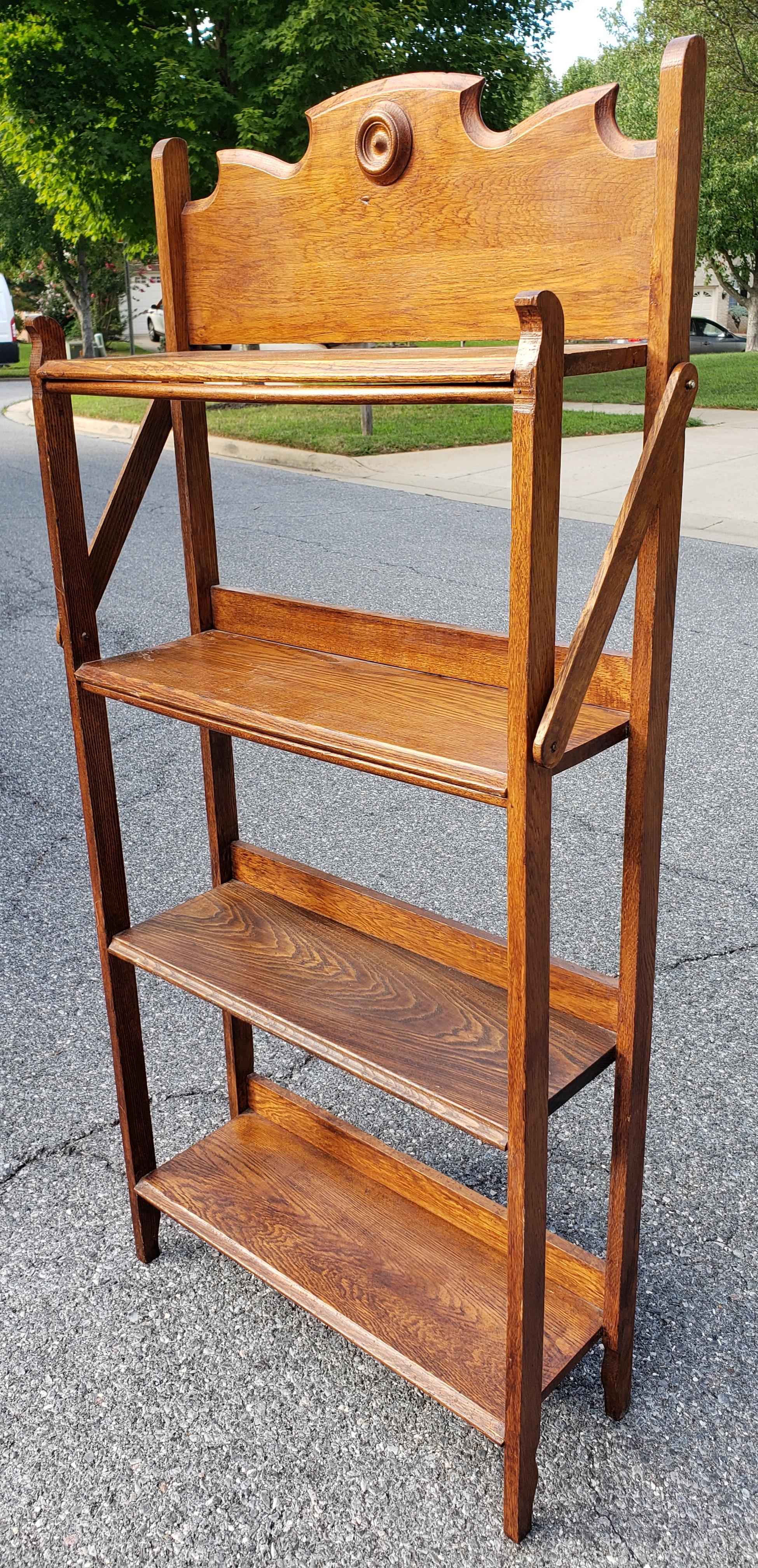 1930s Arts and Craft Oak Folding Etagere or Bookcase measuring 25.5