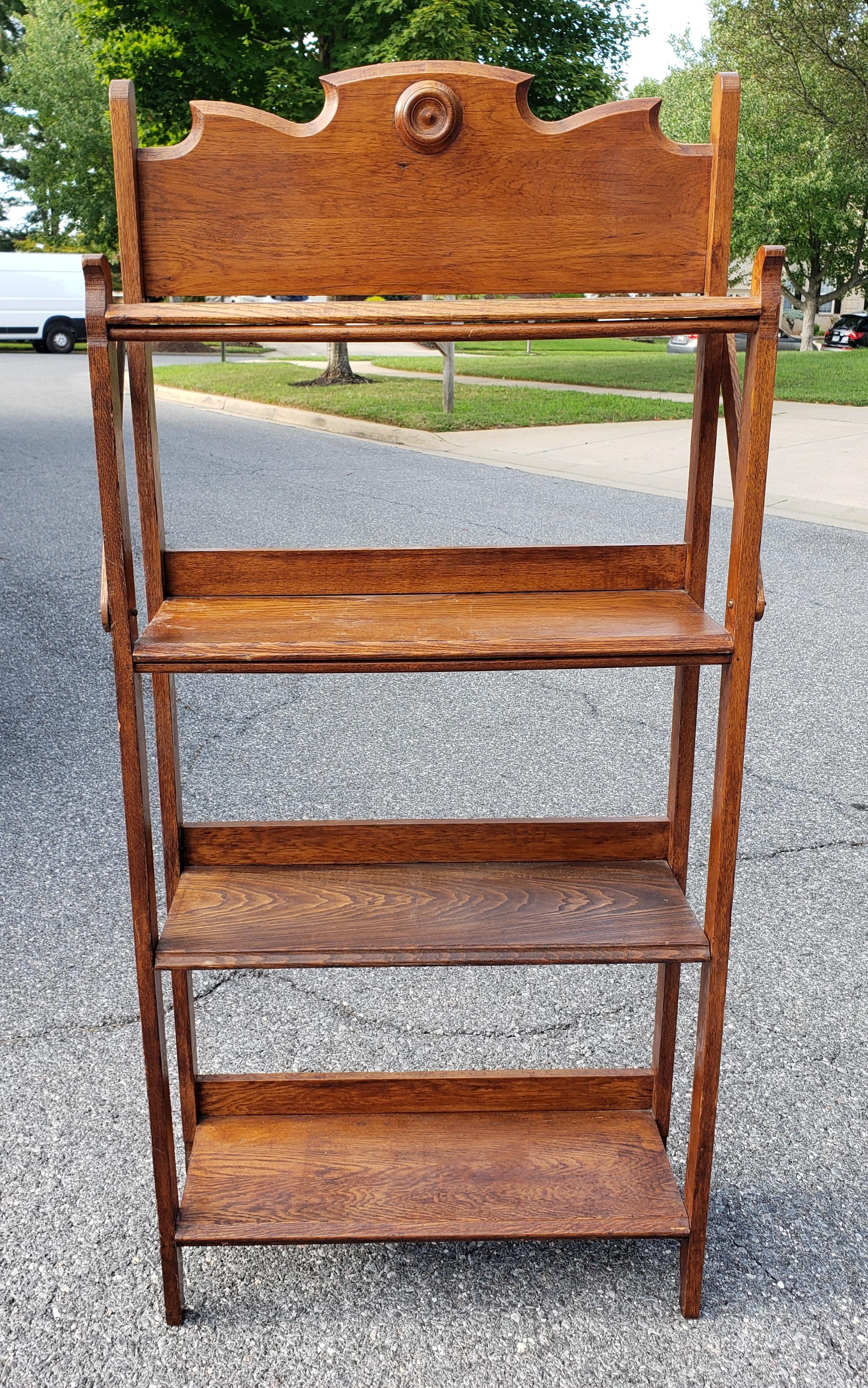 1930s Arts and Craft Oak Folding Etagere / Bookcase  In Good Condition For Sale In Germantown, MD