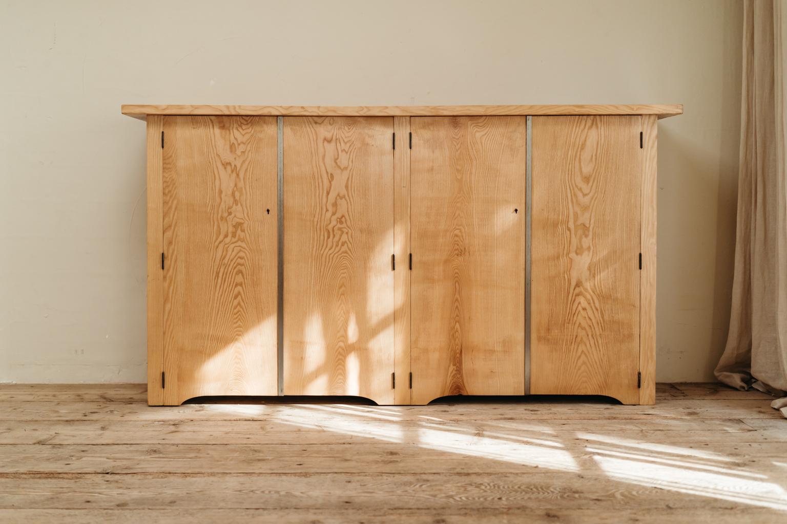 Armario/Enfilado de madera de fresno de 1930 en venta 10