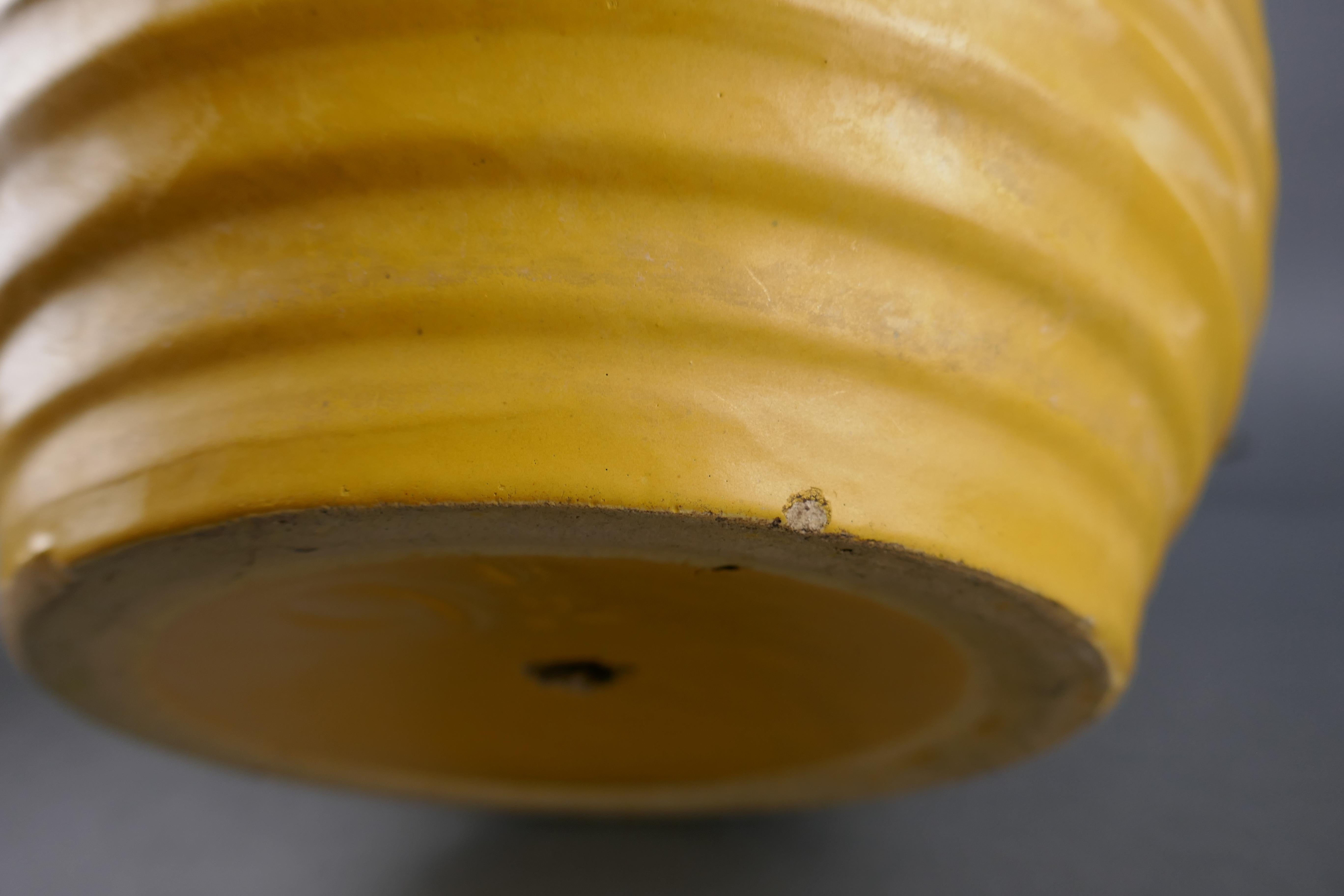 1930's Bauer Pottery Arts & Crafts Ceramic Yellow Ringware Flower Pot Jardinière For Sale 4