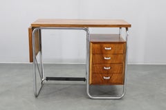 Scrivania per bambini Bauhaus degli anni '30 con ante a ribalta in noce e cromo
