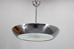 Bauhaus degli anni '30  Lampadario cromato "UFO" di Josef Hurka per Napako