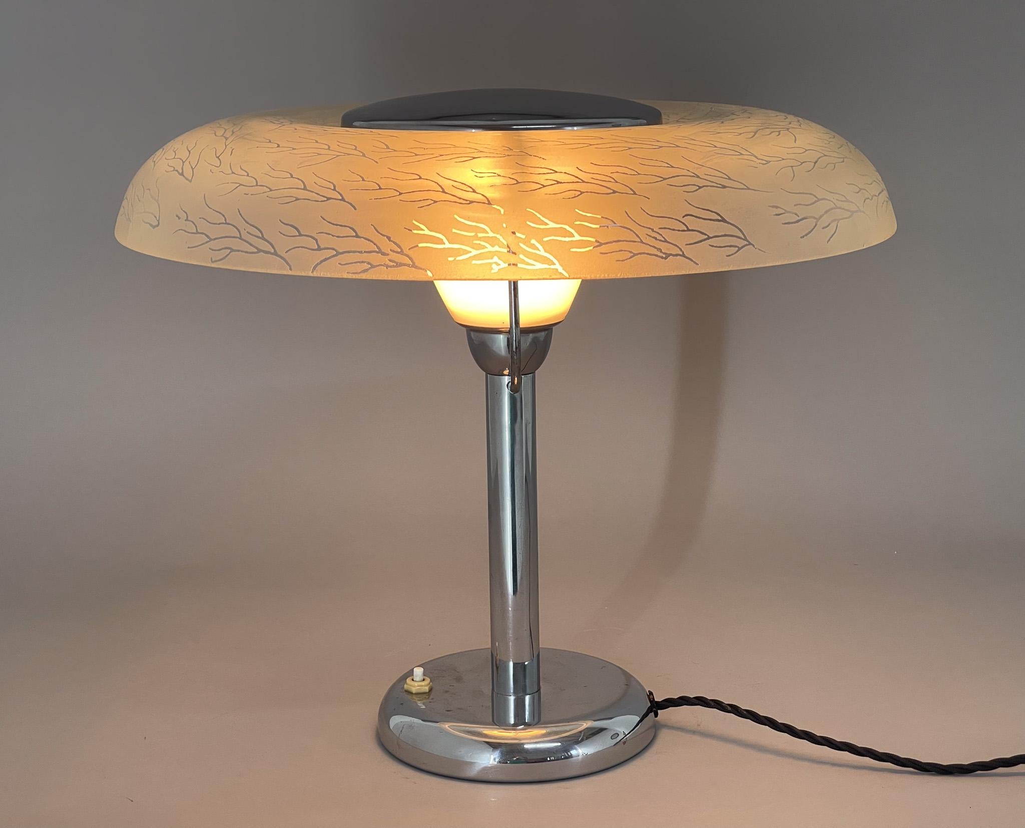 1930s Bauhaus Chrome Table Lamp, Czechoslovakia In Good Condition For Sale In Praha, CZ