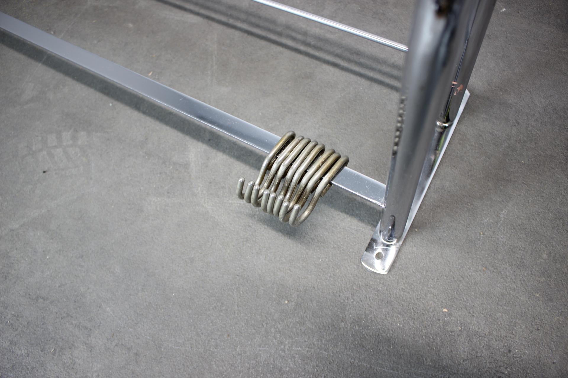 Tchèque Porte-manteau mural en chrome Bauhaus 1930 en vente