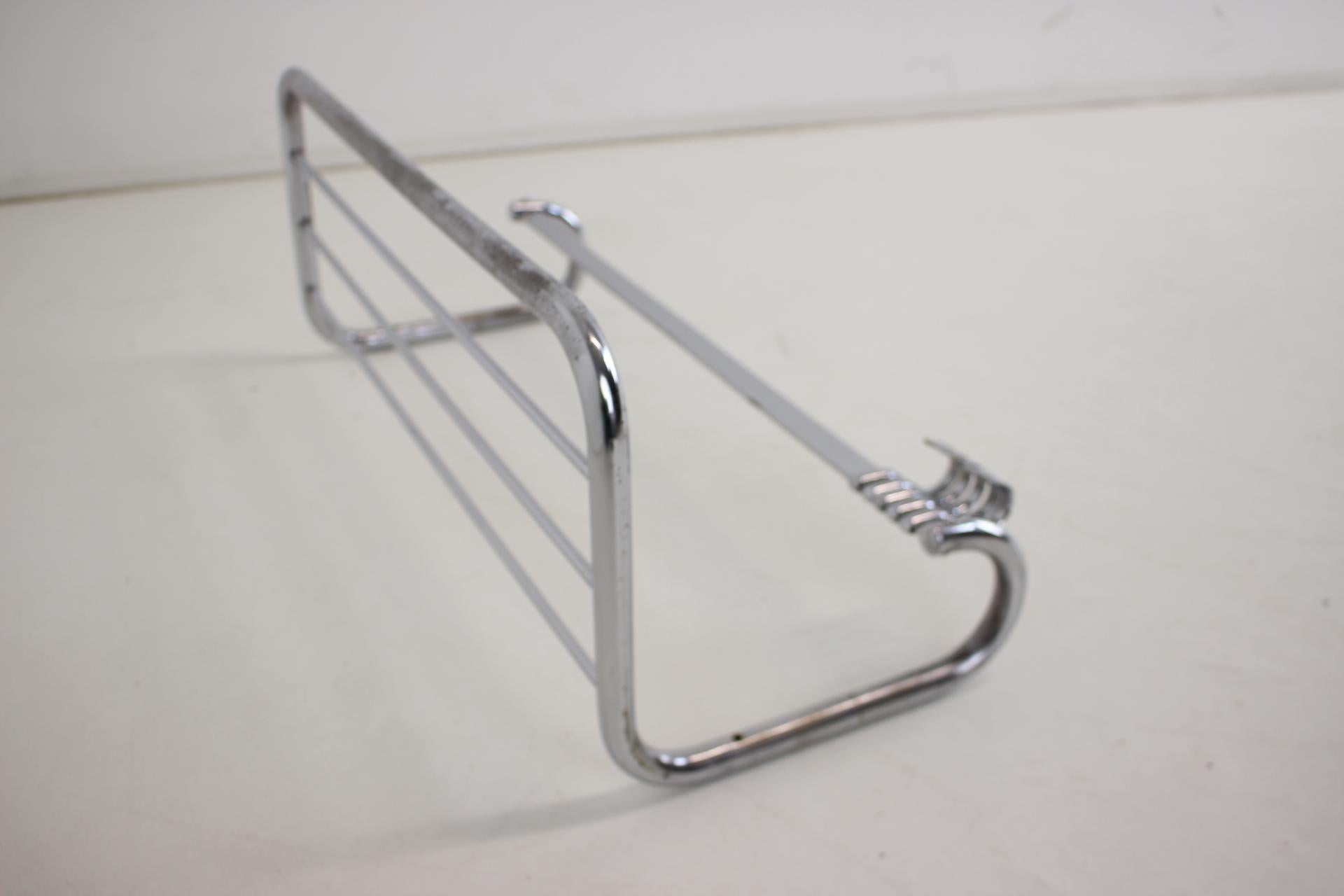 1930's Bauhaus Chrome Wall Coat Hanger In Good Condition For Sale In Praha, CZ