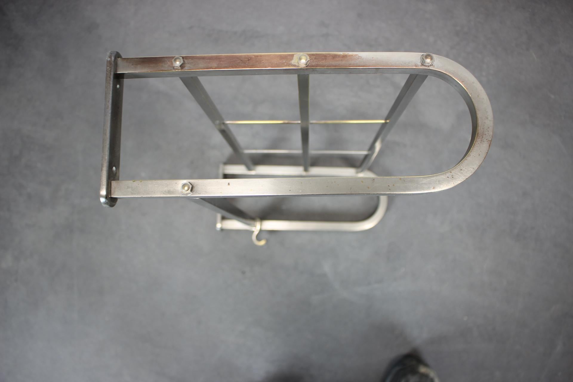 Chrome Porte-manteau mural en chrome Bauhaus 1930 en vente