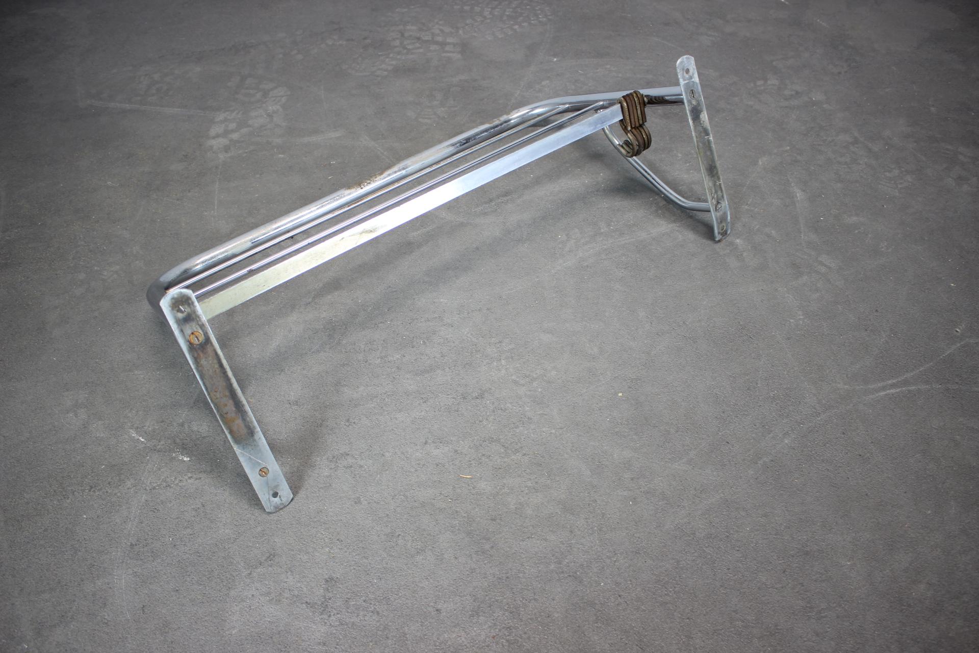 Appendiabiti da parete in cromo Bauhaus anni '30 in vendita 1