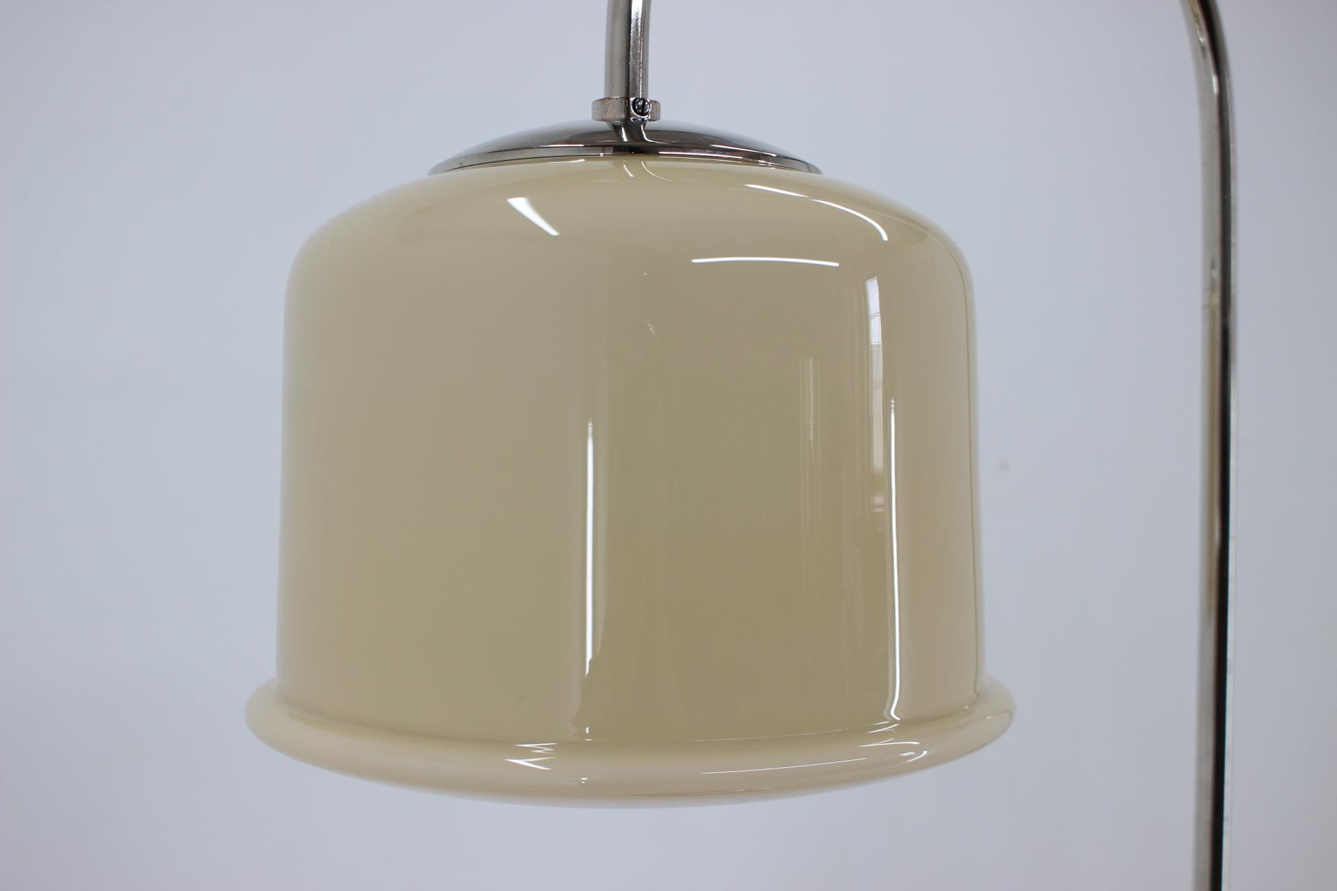 1930s Bauhaus Floor Lamp, Czechoslovakia For Sale 7