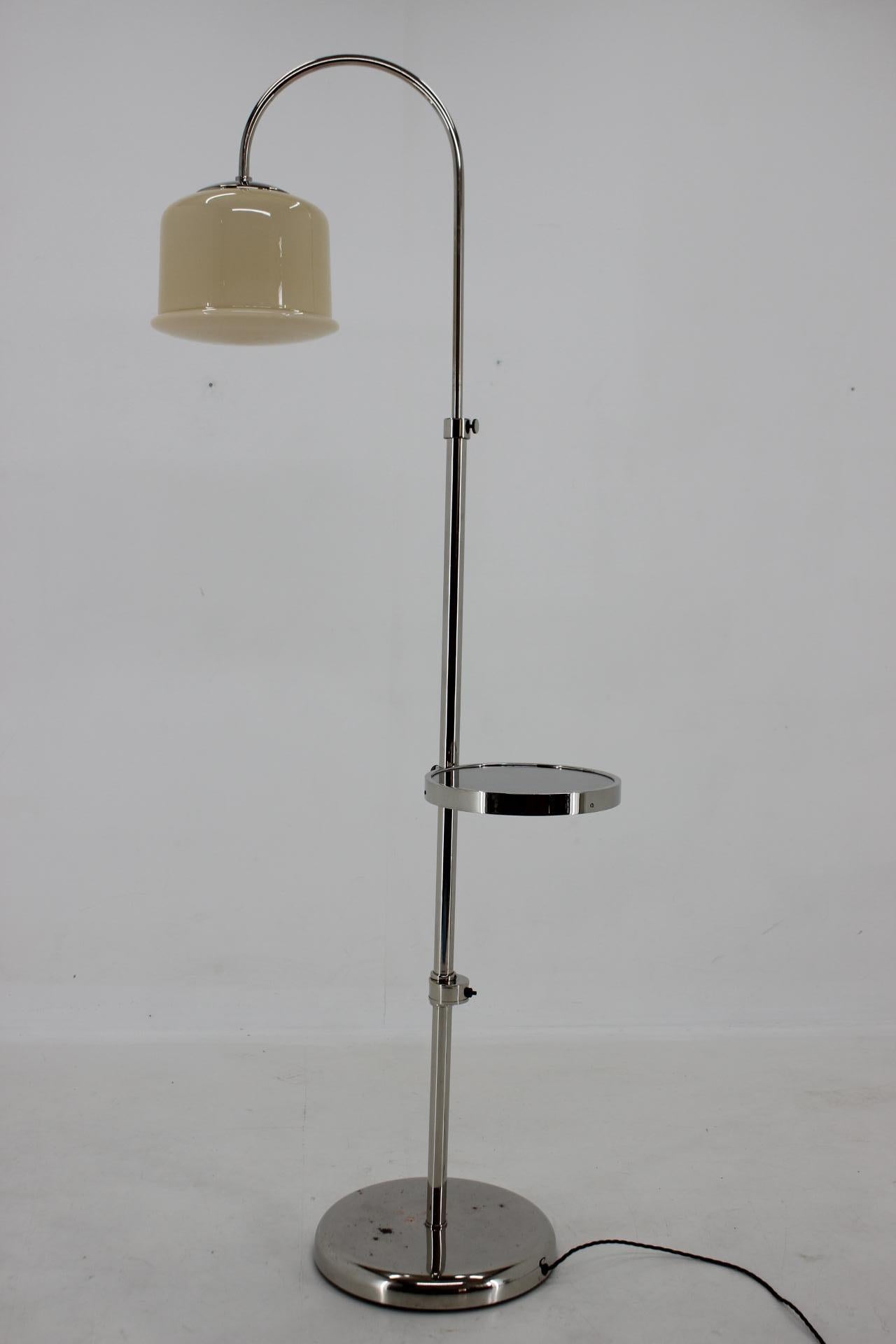 1930s Bauhaus Floor Lamp, Czechoslovakia In Good Condition For Sale In Praha, CZ