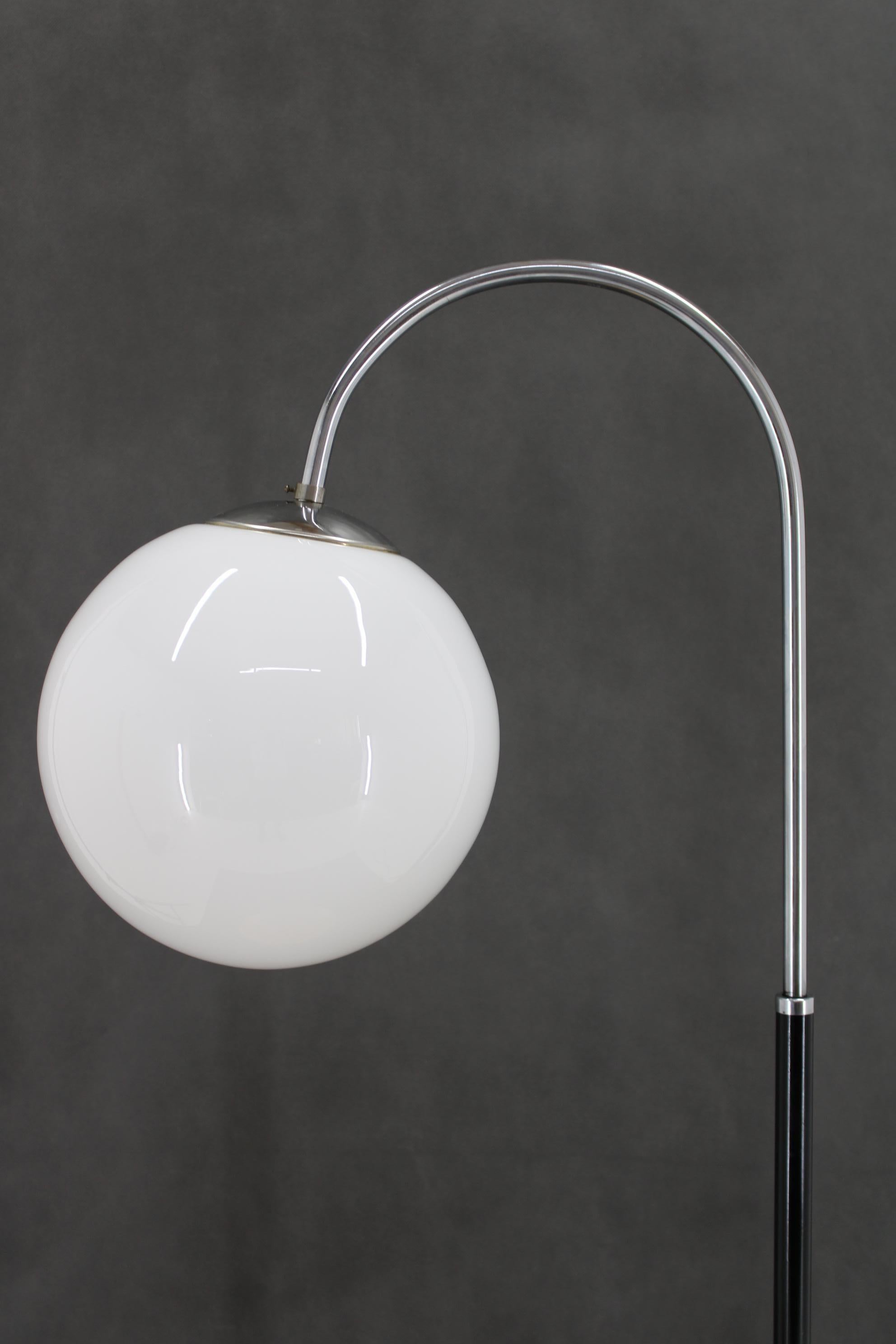 Lámpara de pie Bauhaus de los años 30, Checoslovaquia en venta 2