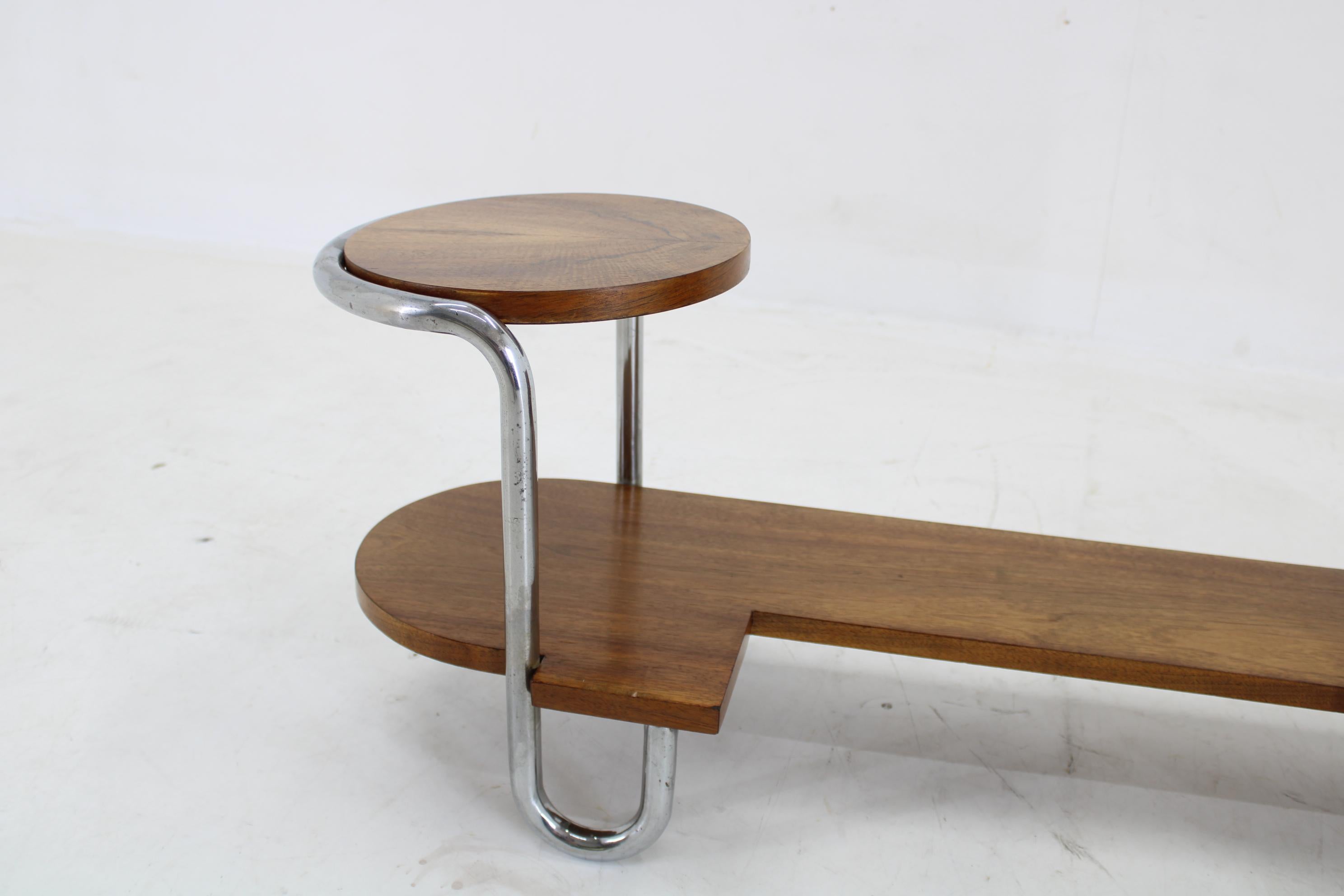 Florero Bauhaus de 1930 con cajonera en acabado nogal 7