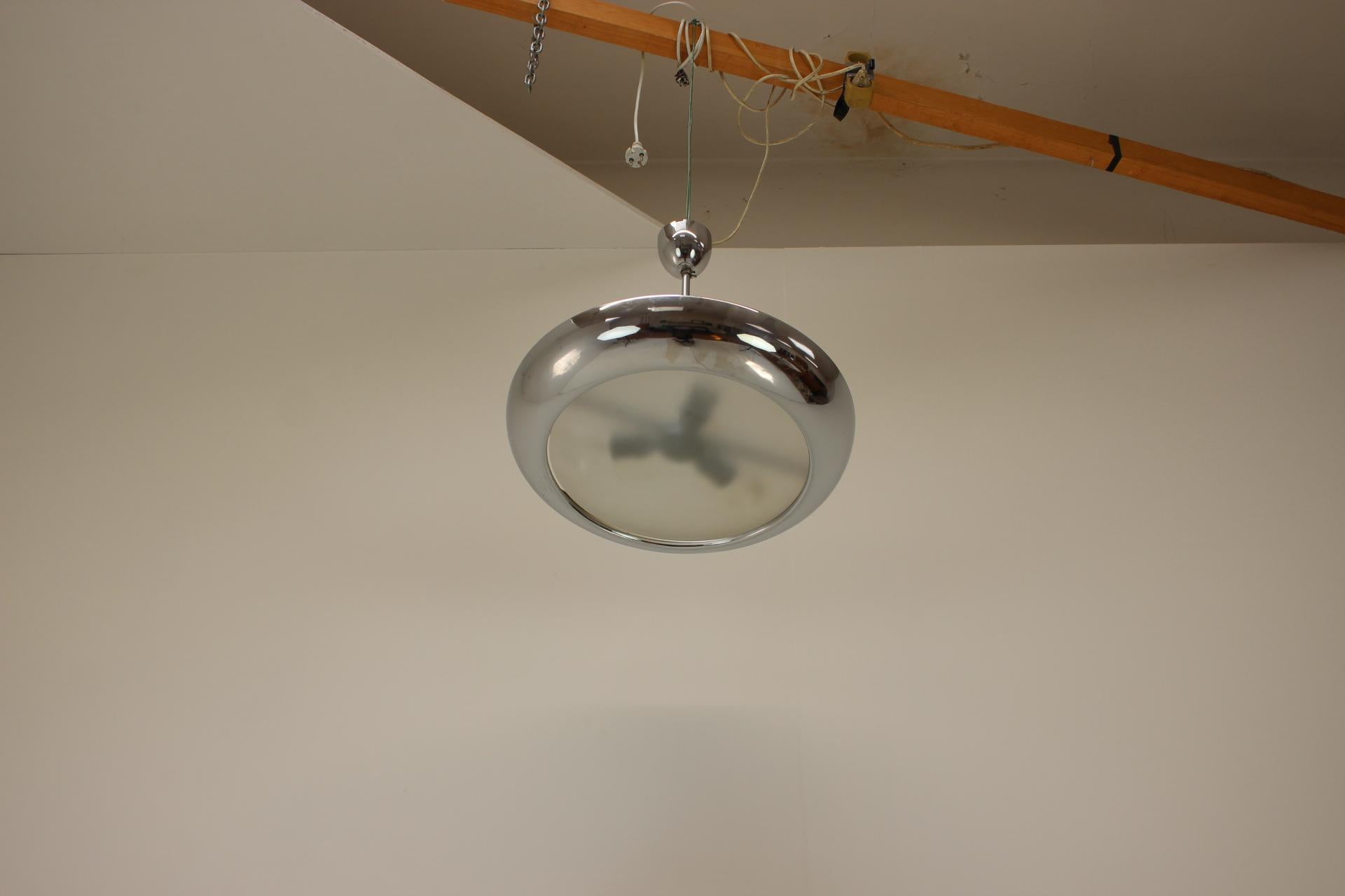 1930s Bauhaus / Functionalist Chrome UFO Chandelier by Napako In Good Condition For Sale In Praha, CZ