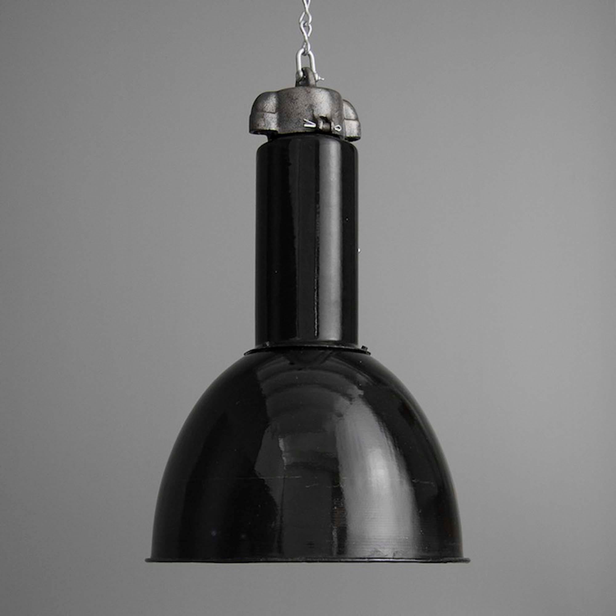 1930's Bauhaus German Black enamel Factory Lighting en vente 2