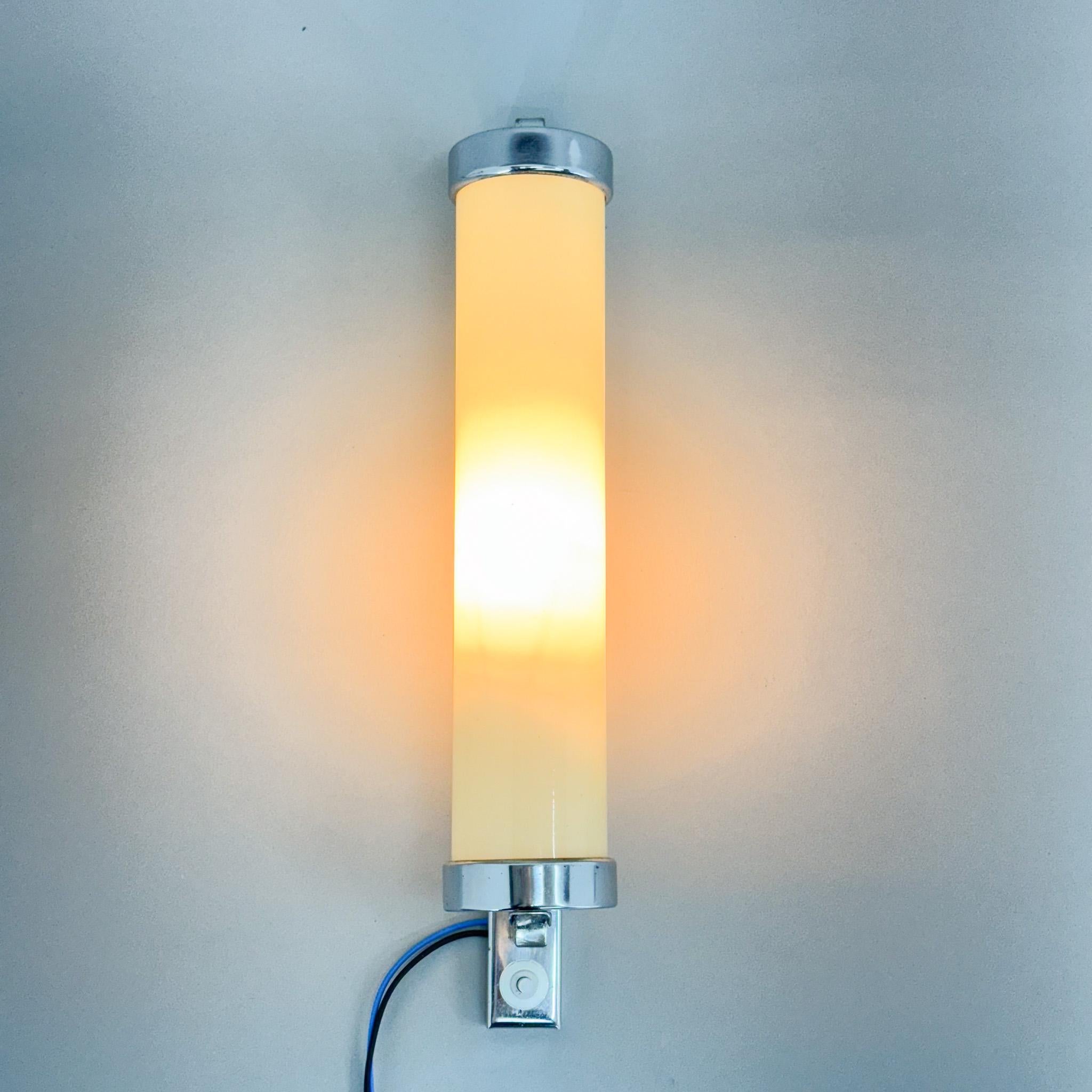 1930's Bauhaus or Functionalist Chrome Wall Lamp  For Sale 2
