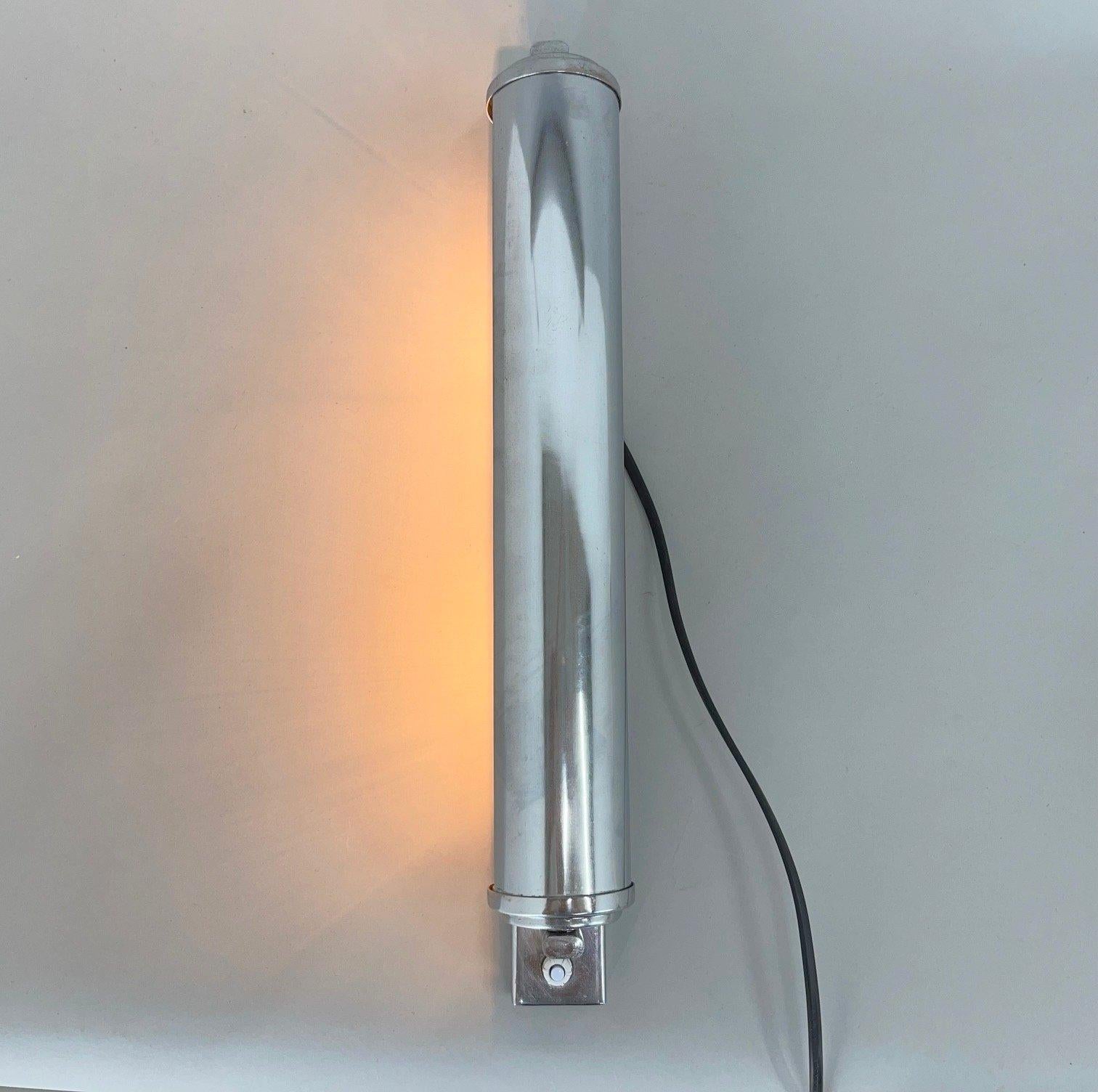 Mid-20th Century 1930's Bauhaus or Functionalist Chrome Wall Lamp with Adjustable Shade