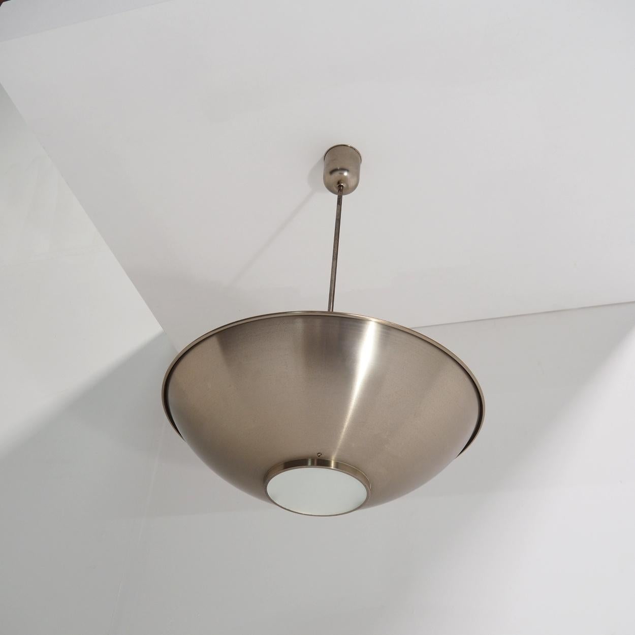 Pendentif 'Bauhaus' des années 1930 attr. à Elmar Berkovich Bon état - En vente à Beerse, VAN
