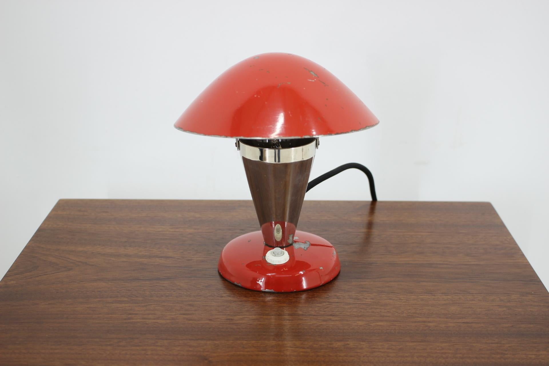 1930s Bauhaus Red Small Table Lamp, Czechoslovakia In Good Condition For Sale In Praha, CZ