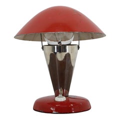 Petite lampe de bureau rouge Bauhaus des années 1930, Tchécoslovaquie