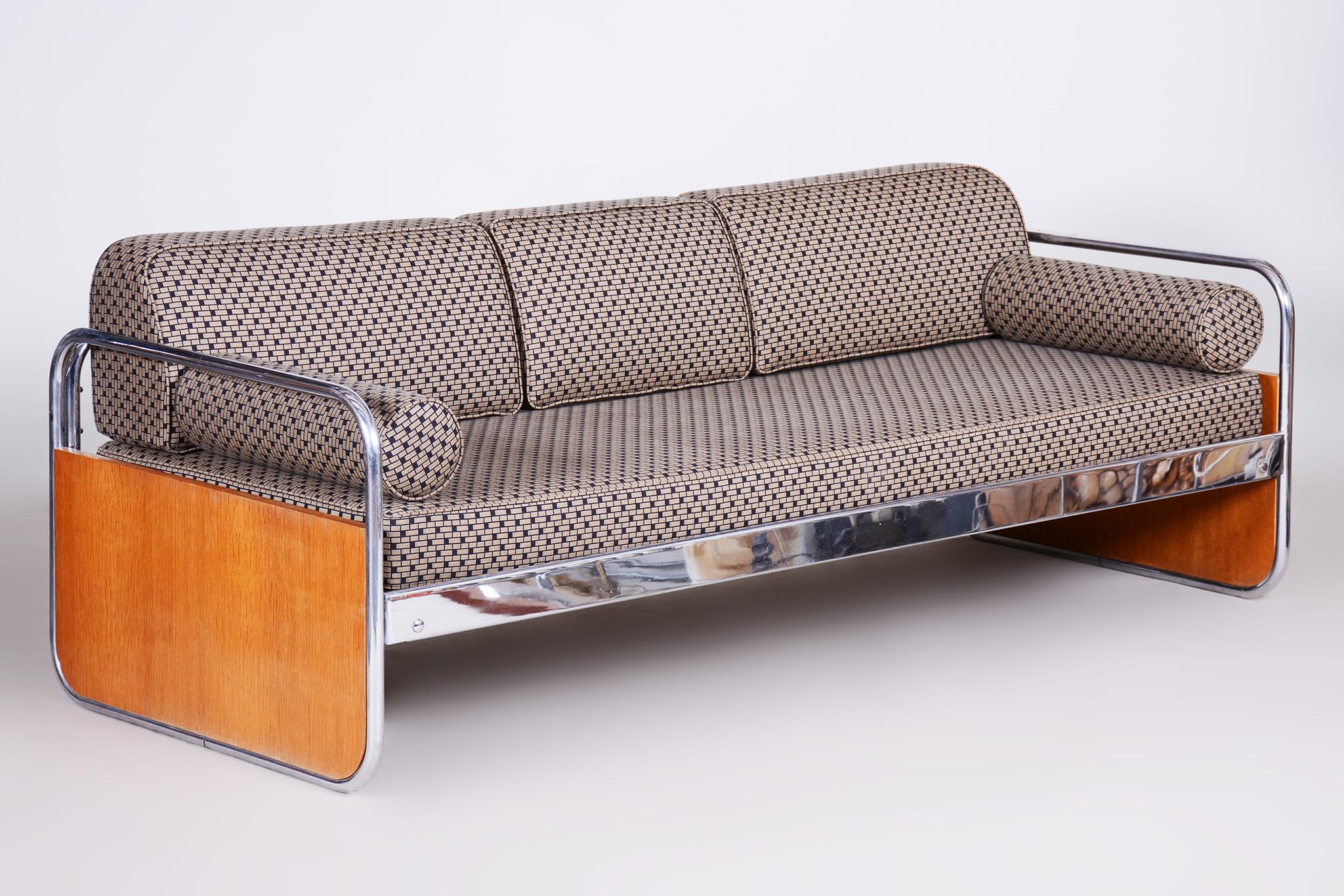 Fabric 1930s Bauhaus Sofa Made by Hynek Gottwald, Czechia, Restored and Reupholstered