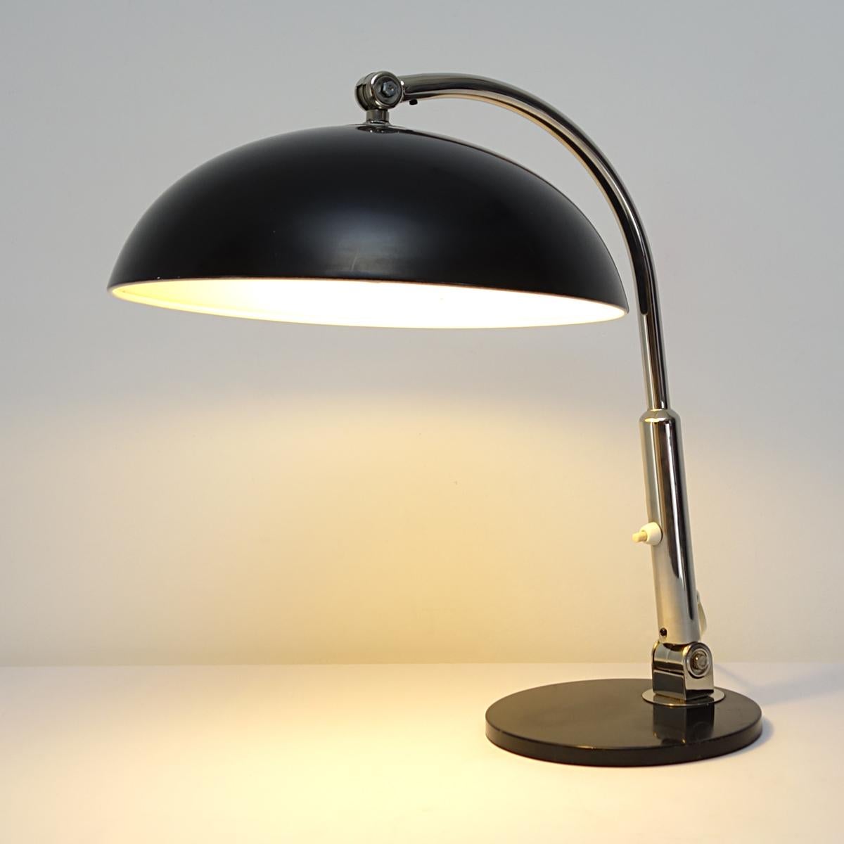 1930's Bauhaus Style Desk Lamp P 144 Designed by H. Busquet for Hala Zeist 5