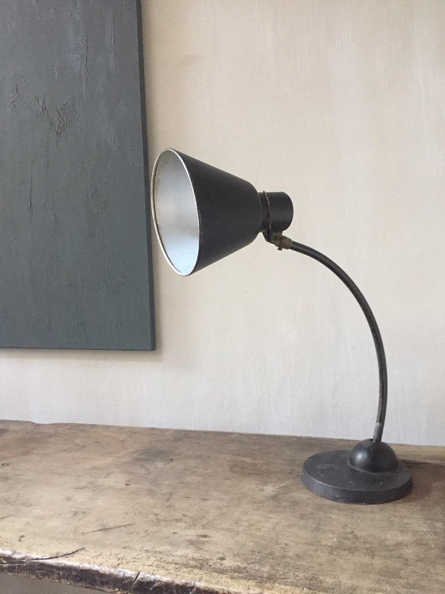 1930s Bauhaus style Industrial Tablelamp In Good Condition In Vosselaar, BE